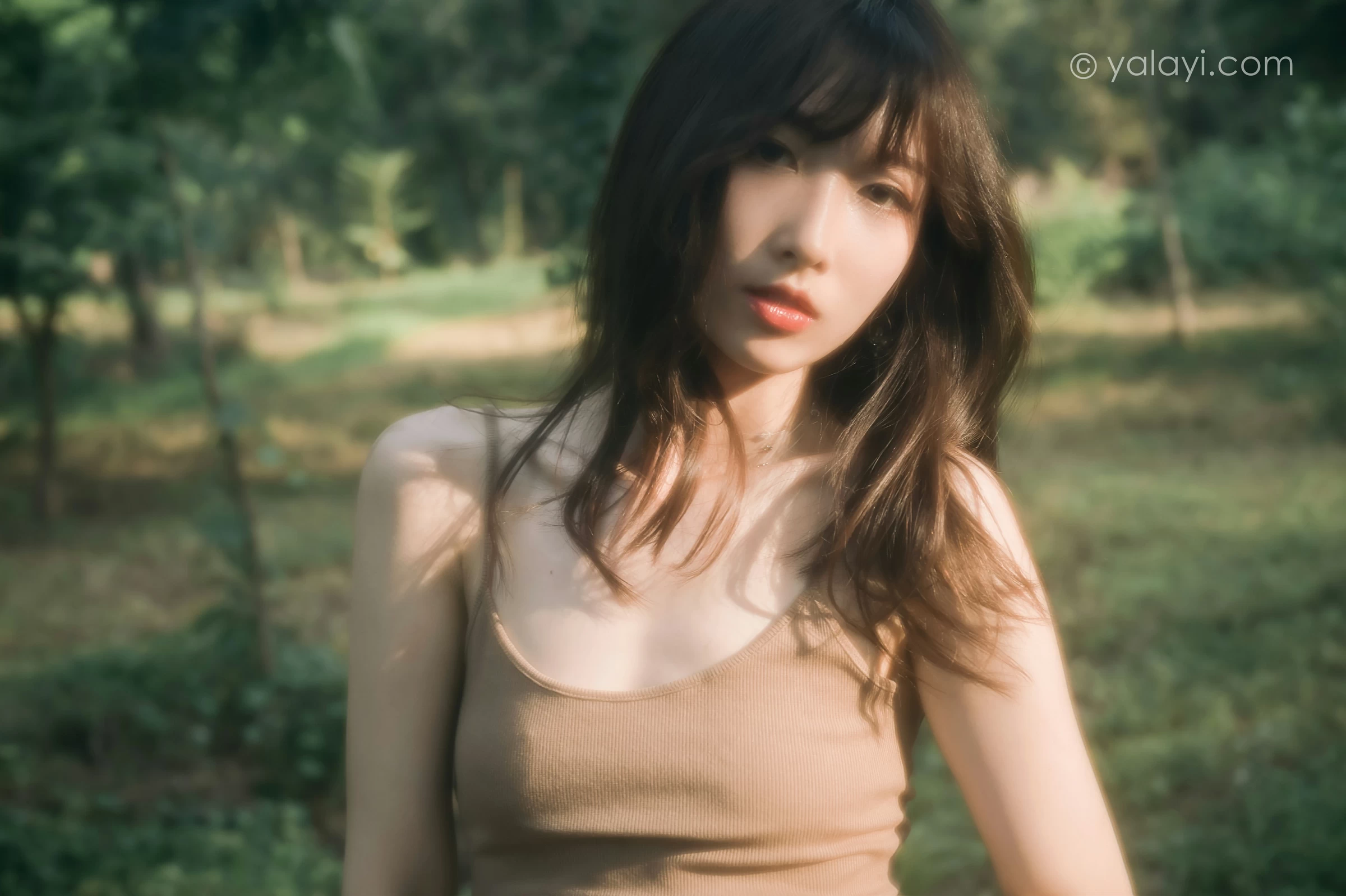 [YALAYI雅拉伊]NO.691 《梦境》 佳佳 橙色性感小背心加短裙私房写真第10张