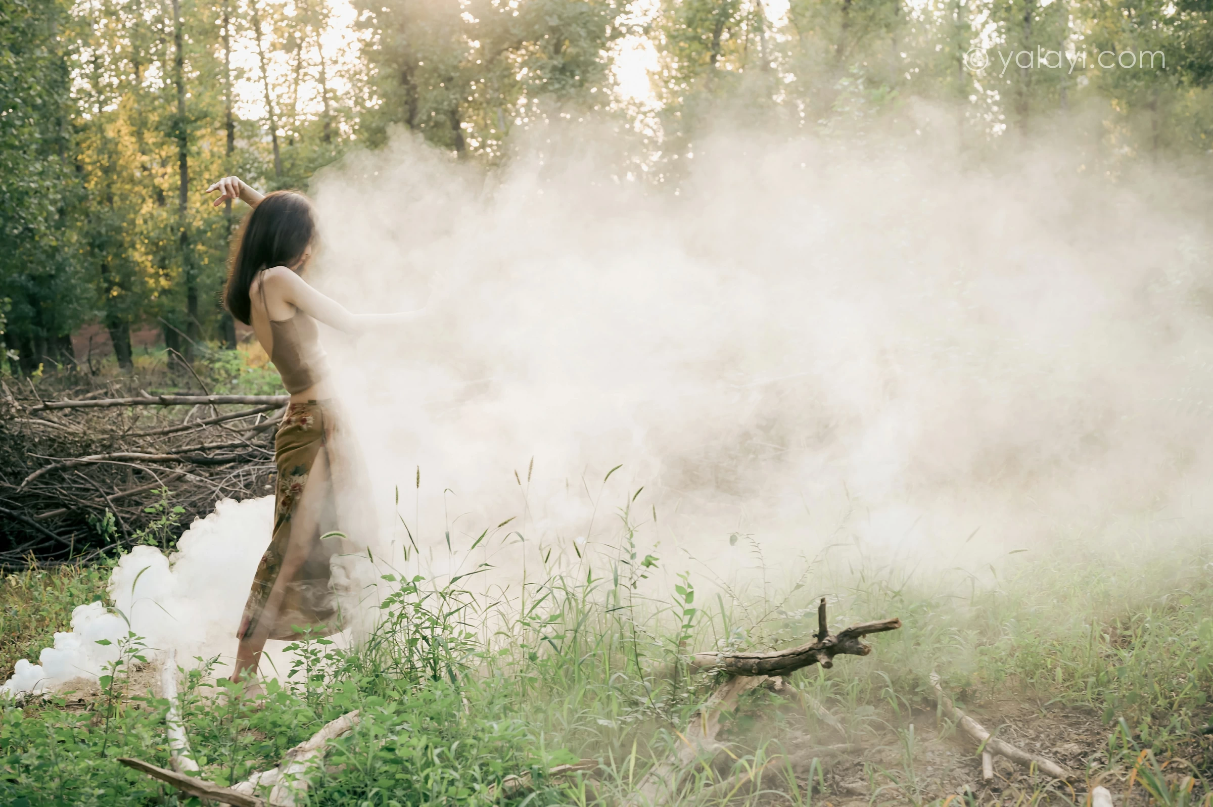 [YALAYI雅拉伊]NO.691 《梦境》 佳佳 橙色性感小背心加短裙私房写真第17张