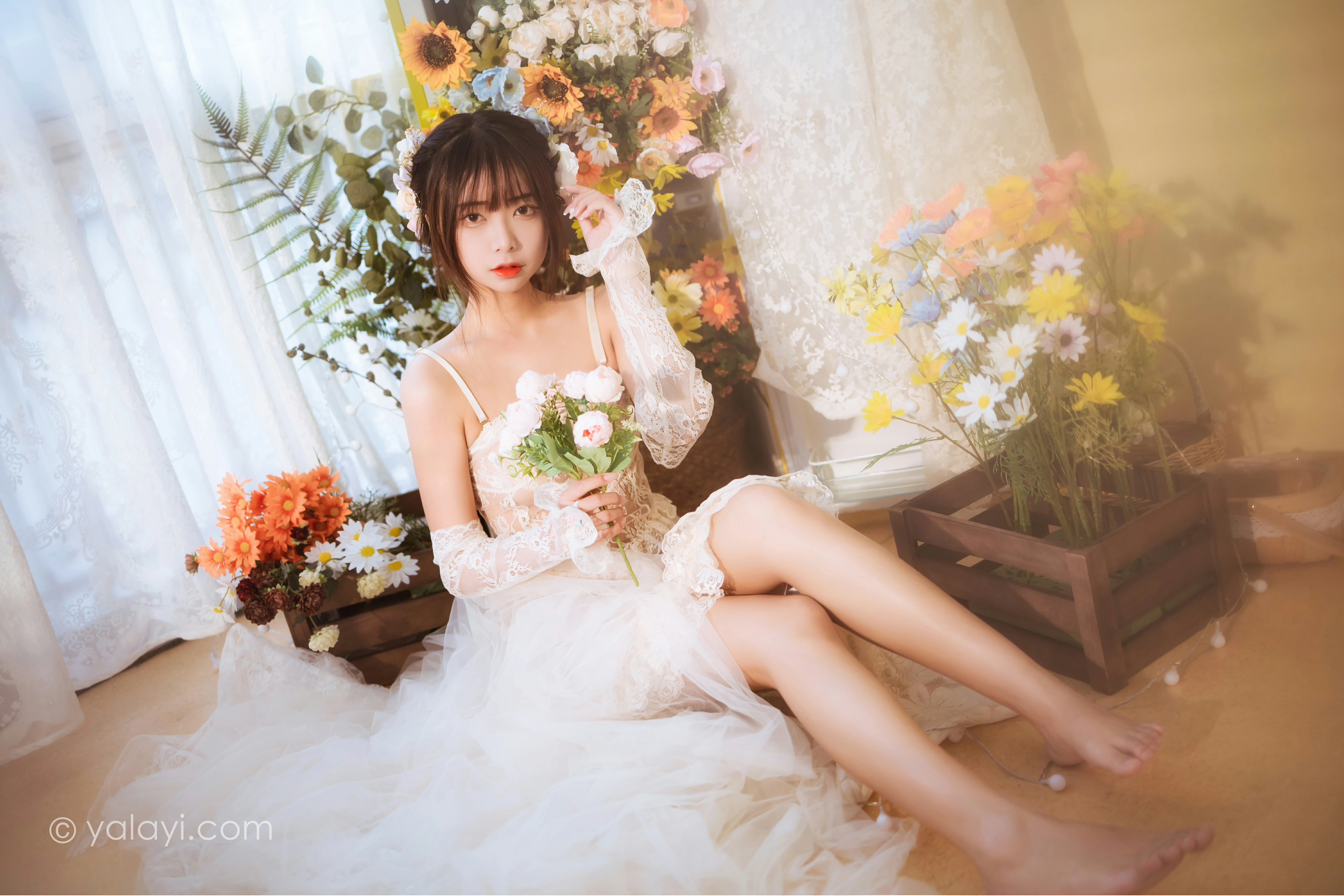 [YALAYI雅拉伊]NO.807 似梦初觉 阿禾 白色透视情趣连衣裙加蕾丝内衣性感私房写真集第2张