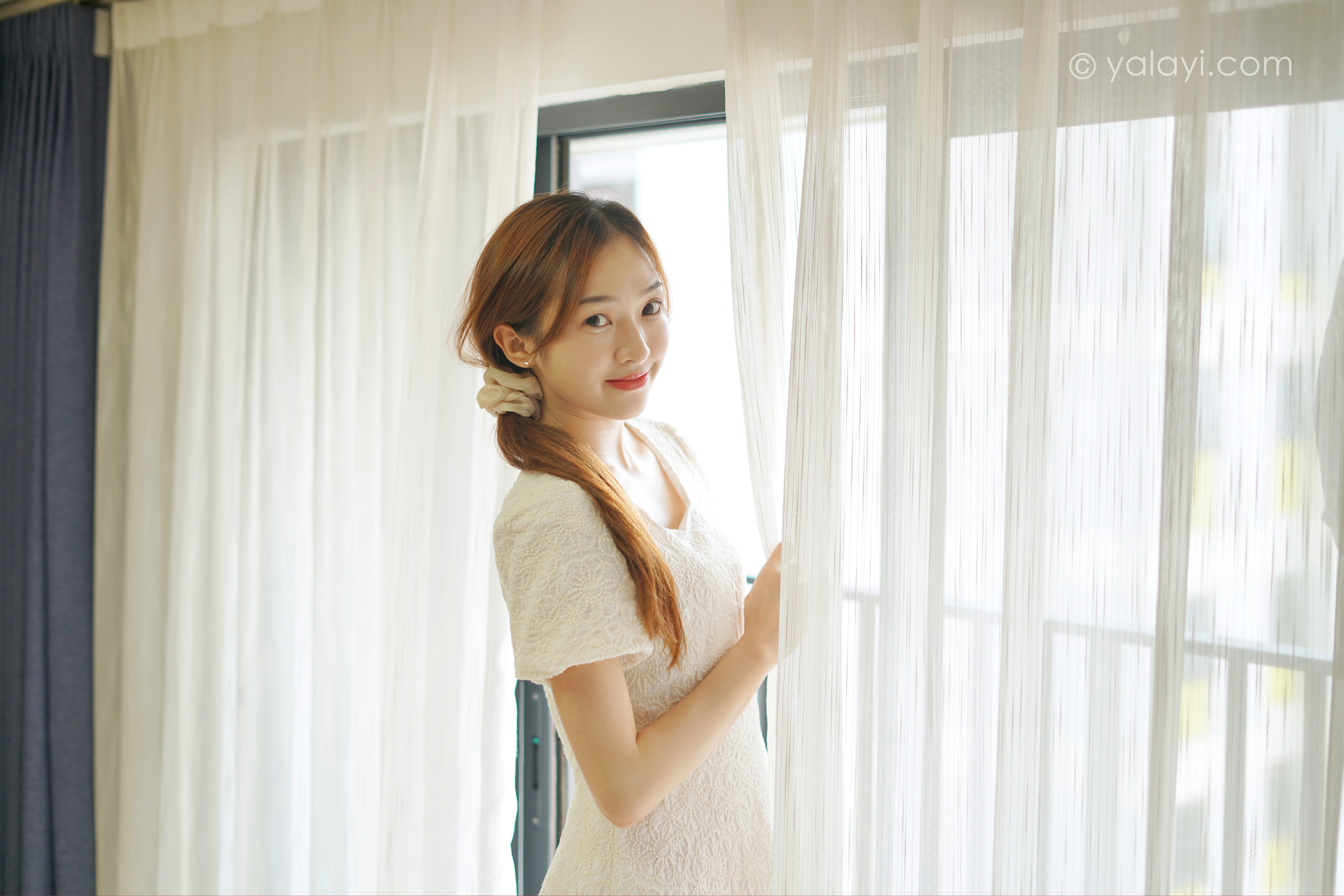 [YALAYI雅拉伊]NO.854 清晨阳光 楚媛 白色蕾丝连衣裙居家性感写真集第10张