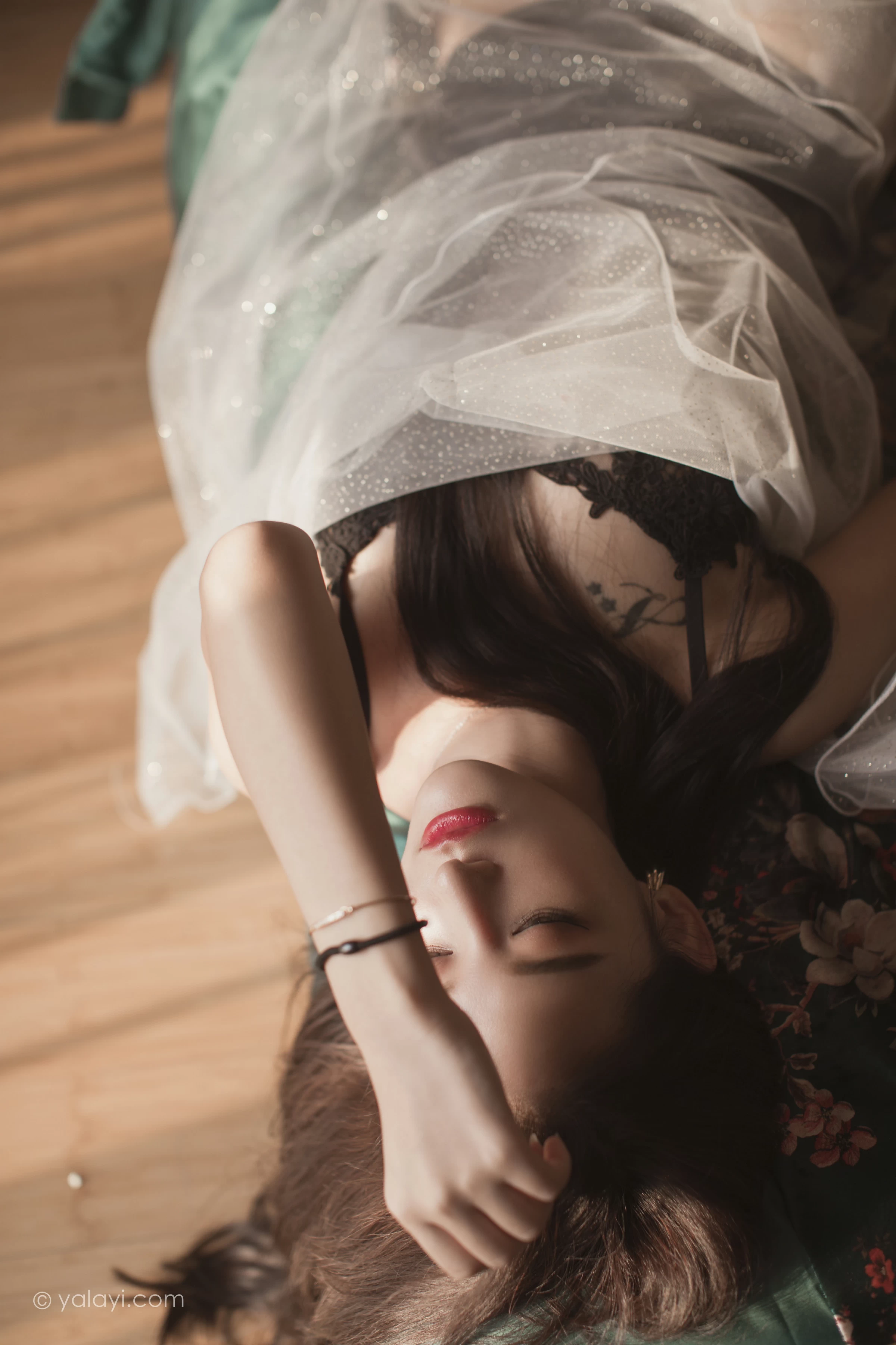 [YALAYI雅拉伊]NO.721 《面纱》 刘子炀 黑色透视情趣连体内衣性感私房写真集第6张
