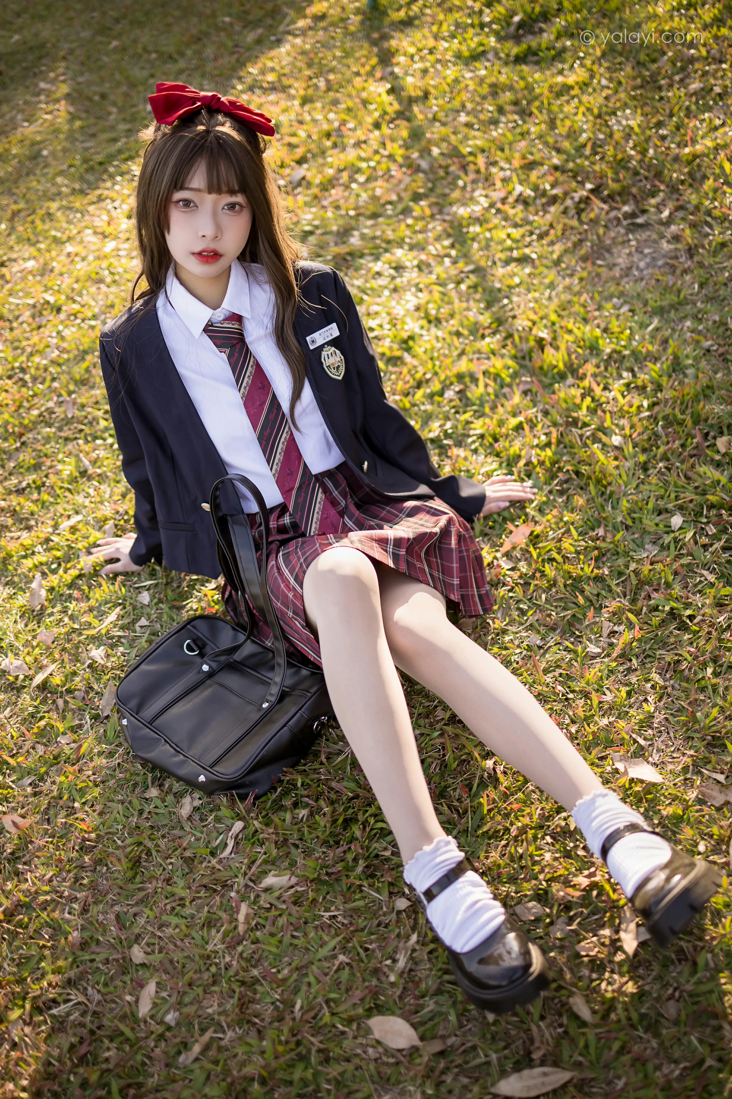 [YALAYI雅拉伊]2022.01.03 最美的青春 阿禾 蓝色JK制服衬衫加红色格子短裙私房写真集第7张