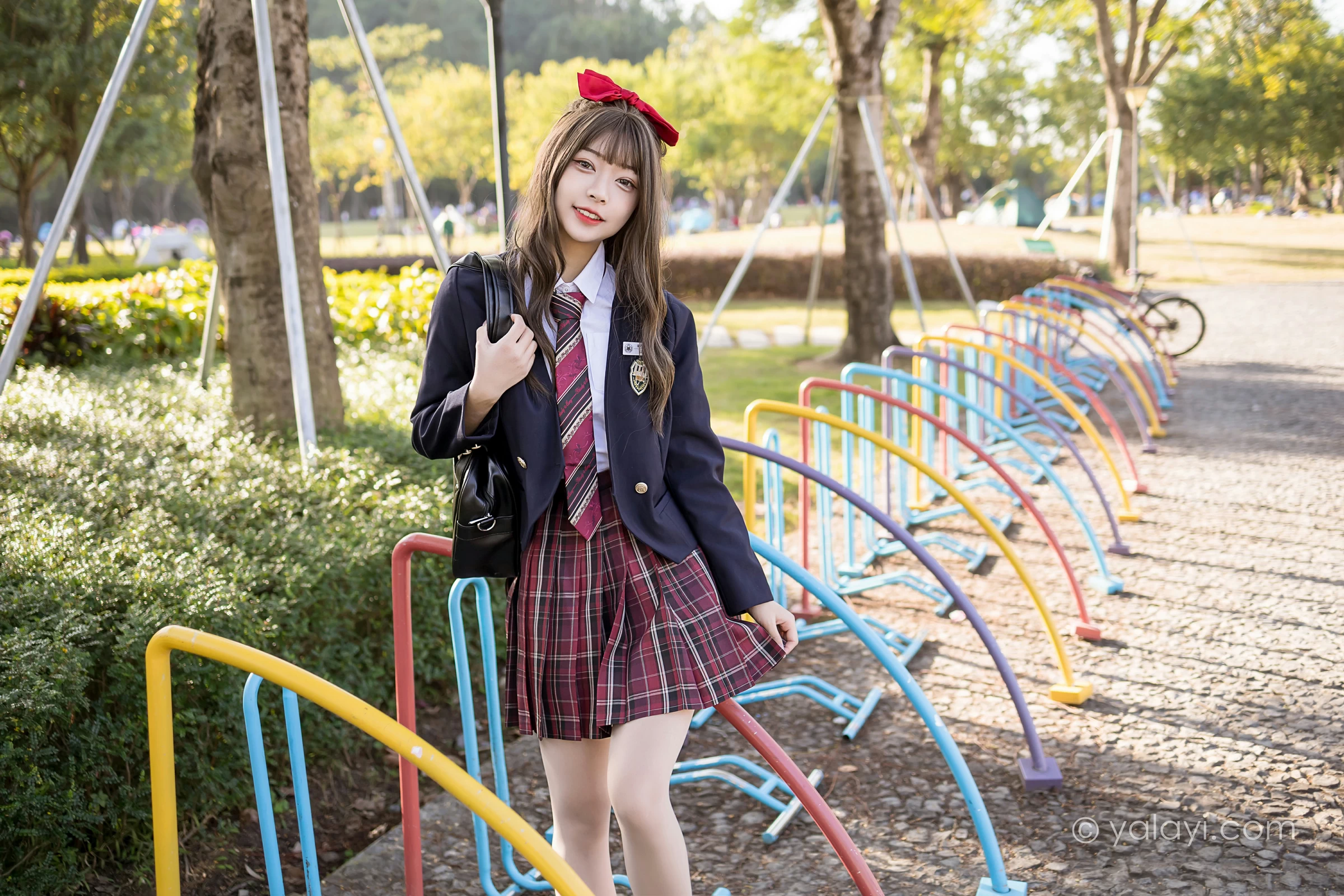 [YALAYI雅拉伊]2022.01.03 最美的青春 阿禾 蓝色JK制服衬衫加红色格子短裙私房写真集第12张