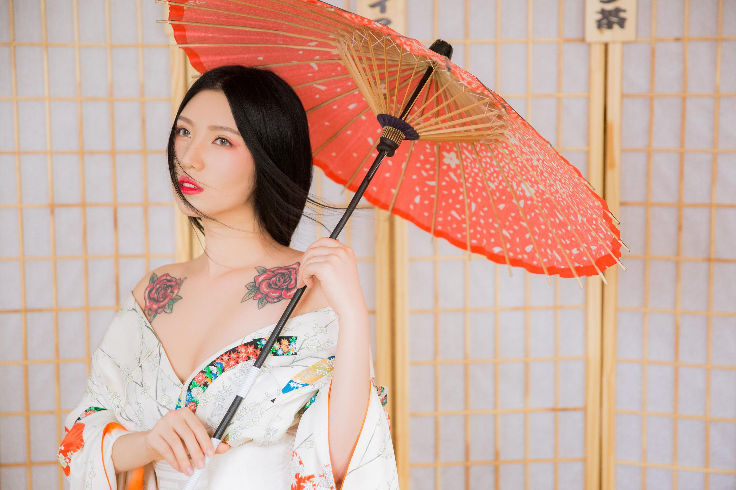 [YALAYI雅拉伊]2022.09.07 热辣辣 和服美女 镂空外套与粉色短裙加粉色内衣性感私房写真集第2张