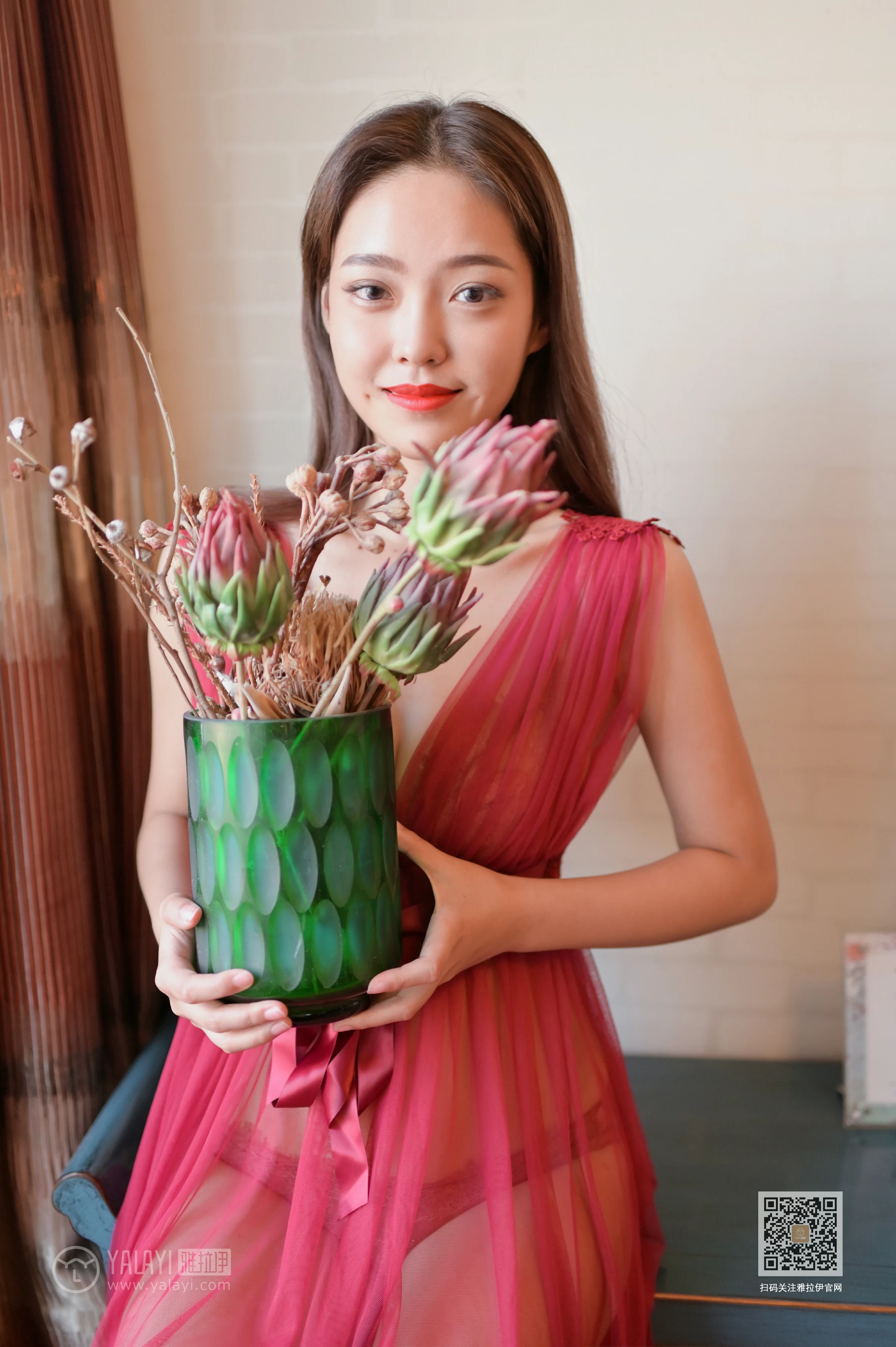 [YALAYI雅拉伊]Vol.446 红拂女 出尘 白色透视情趣连衣裙居家性感私房写真集第8张