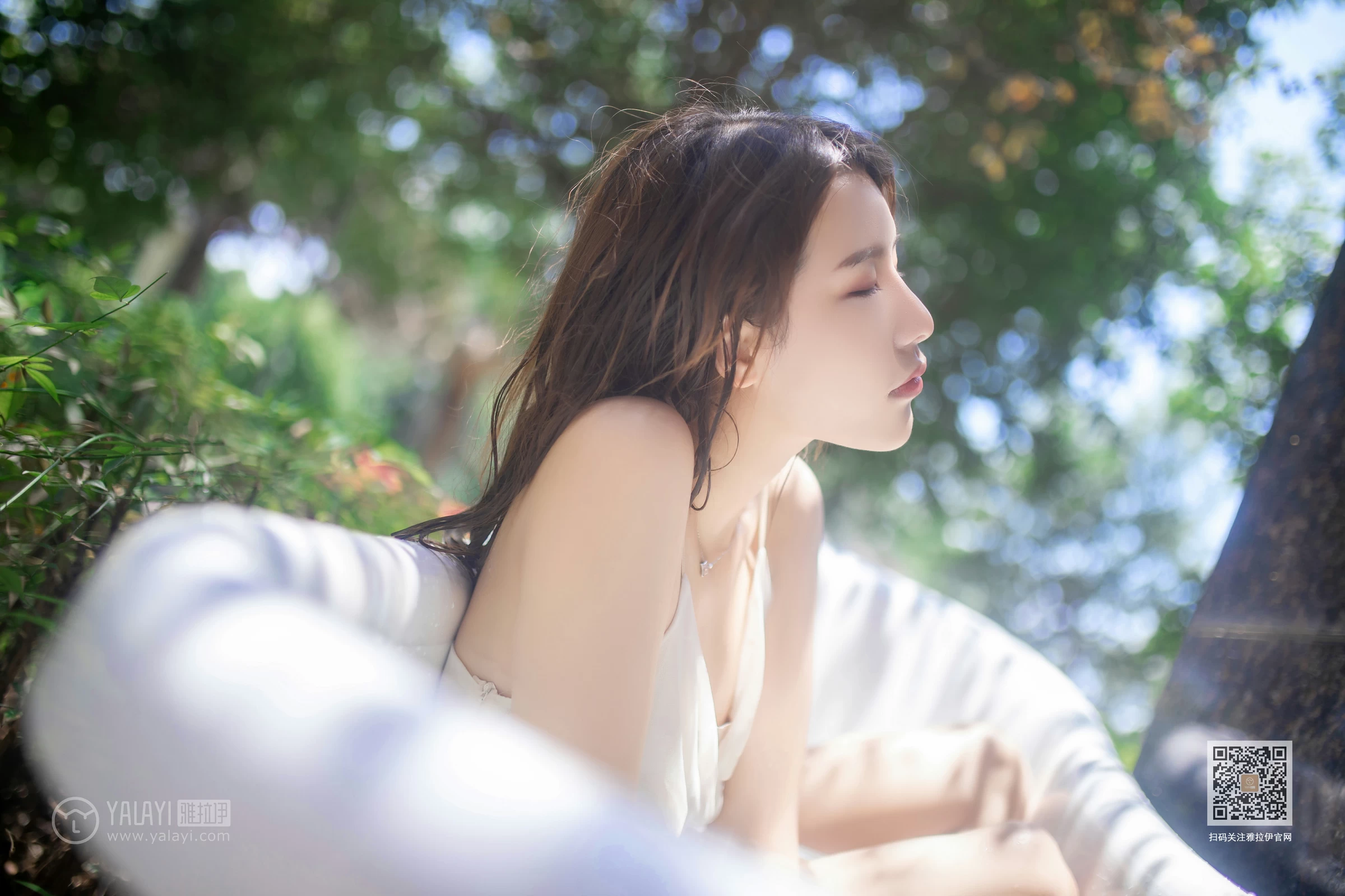 [YALAYI雅拉伊]Vol.453 天浴 令狐美 白色吊带透视连衣裙性感私房写真集第10张