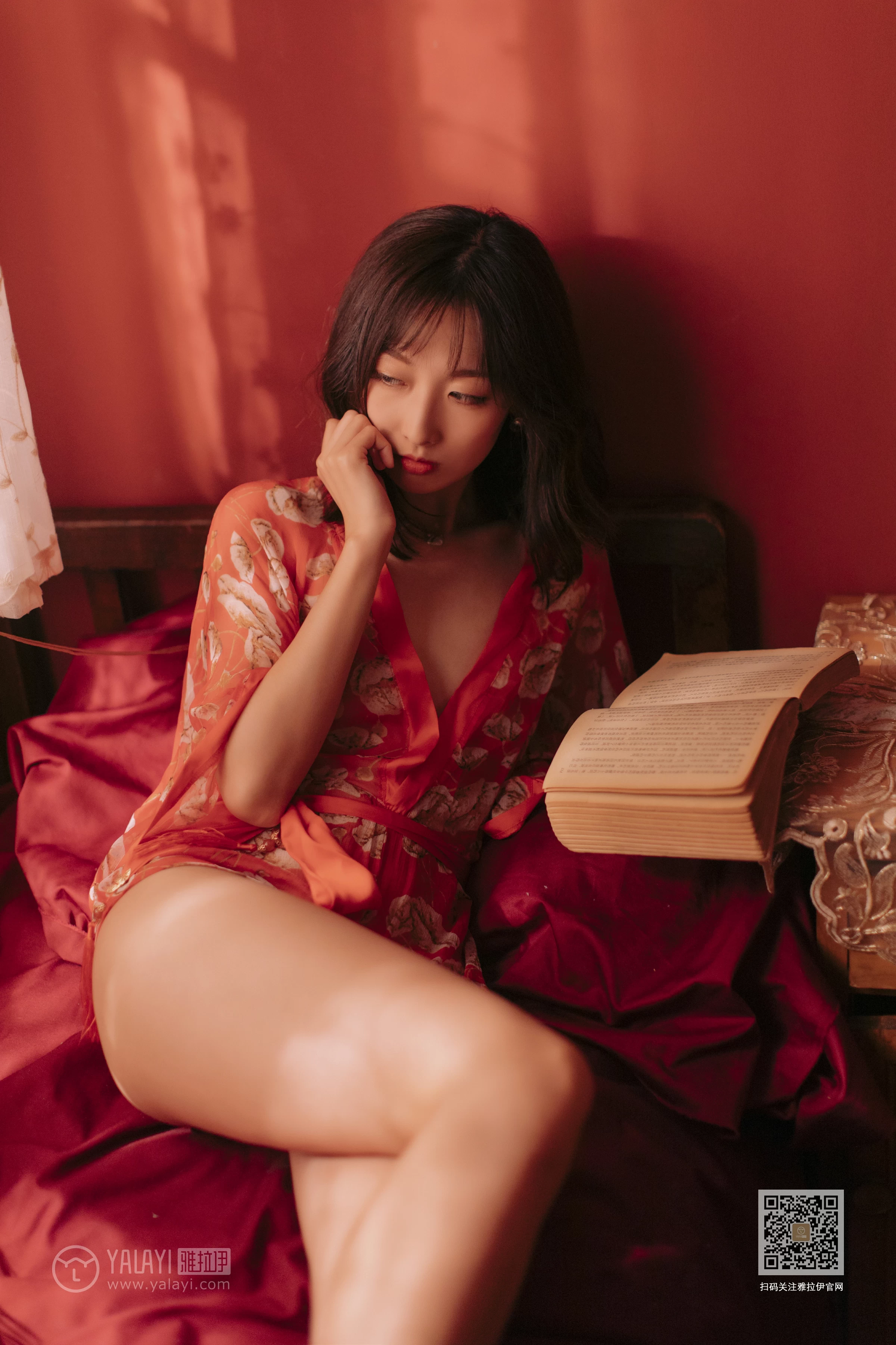 [YALAYI雅拉伊]Vol.460 红妆写真 佳佳 红色睡衣居家性感私房写真集第5张
