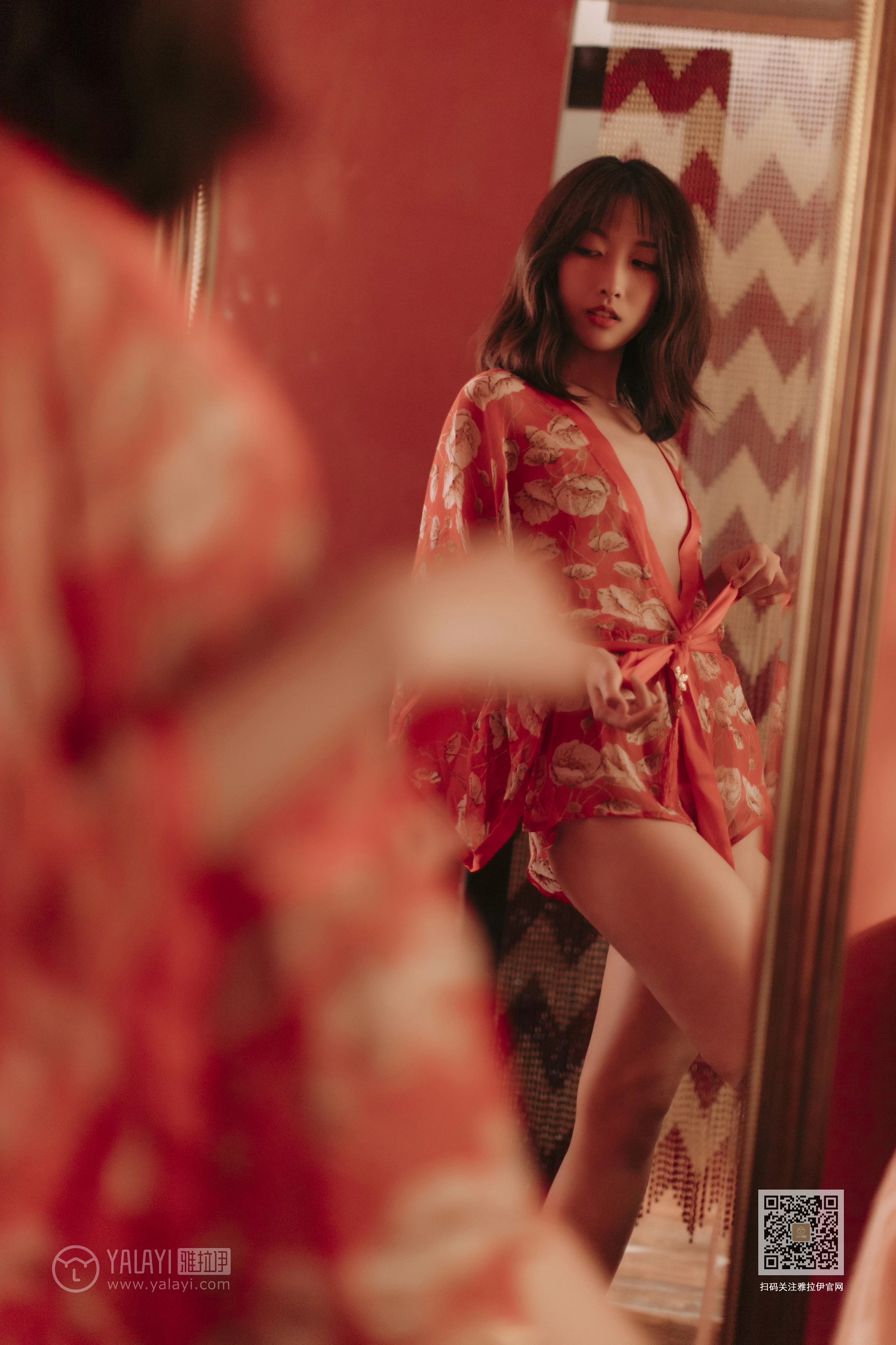 [YALAYI雅拉伊]Vol.460 红妆写真 佳佳 红色睡衣居家性感私房写真集第11张