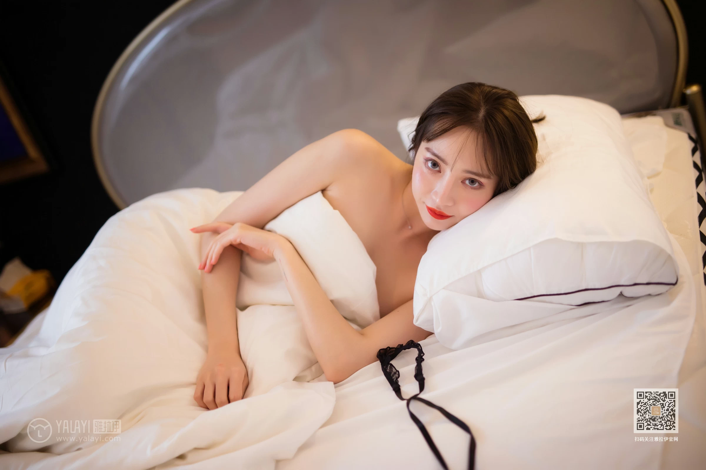 [YALAYI雅拉伊]Vol.462 濒临底线 白雪 黑色内衣加黑色蕾丝内裤性感私房写真集第14张