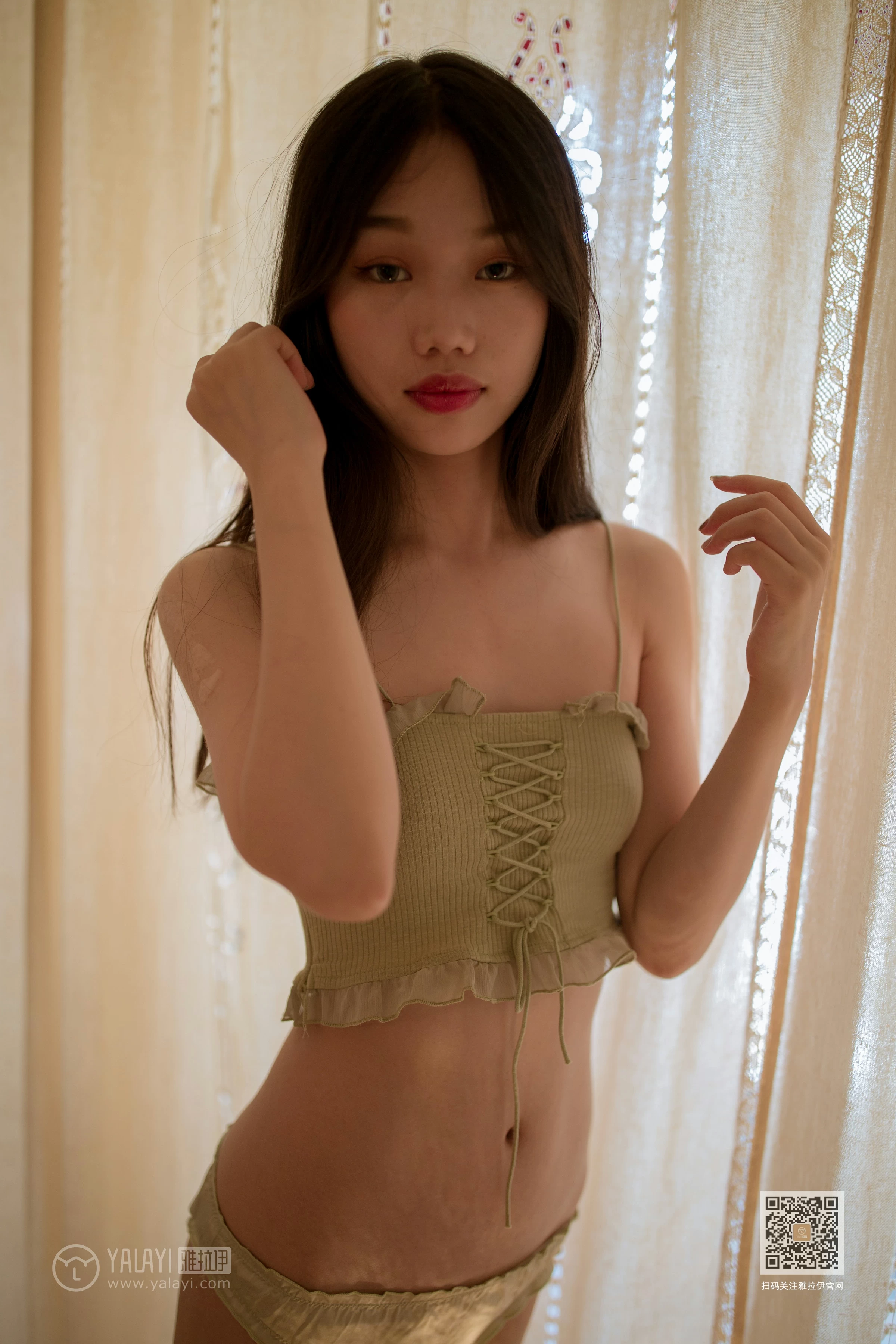 [YALAYI雅拉伊]Vol.466 小可爱 加奈 吊带蕾丝塑身内衣性感私房写真集第9张