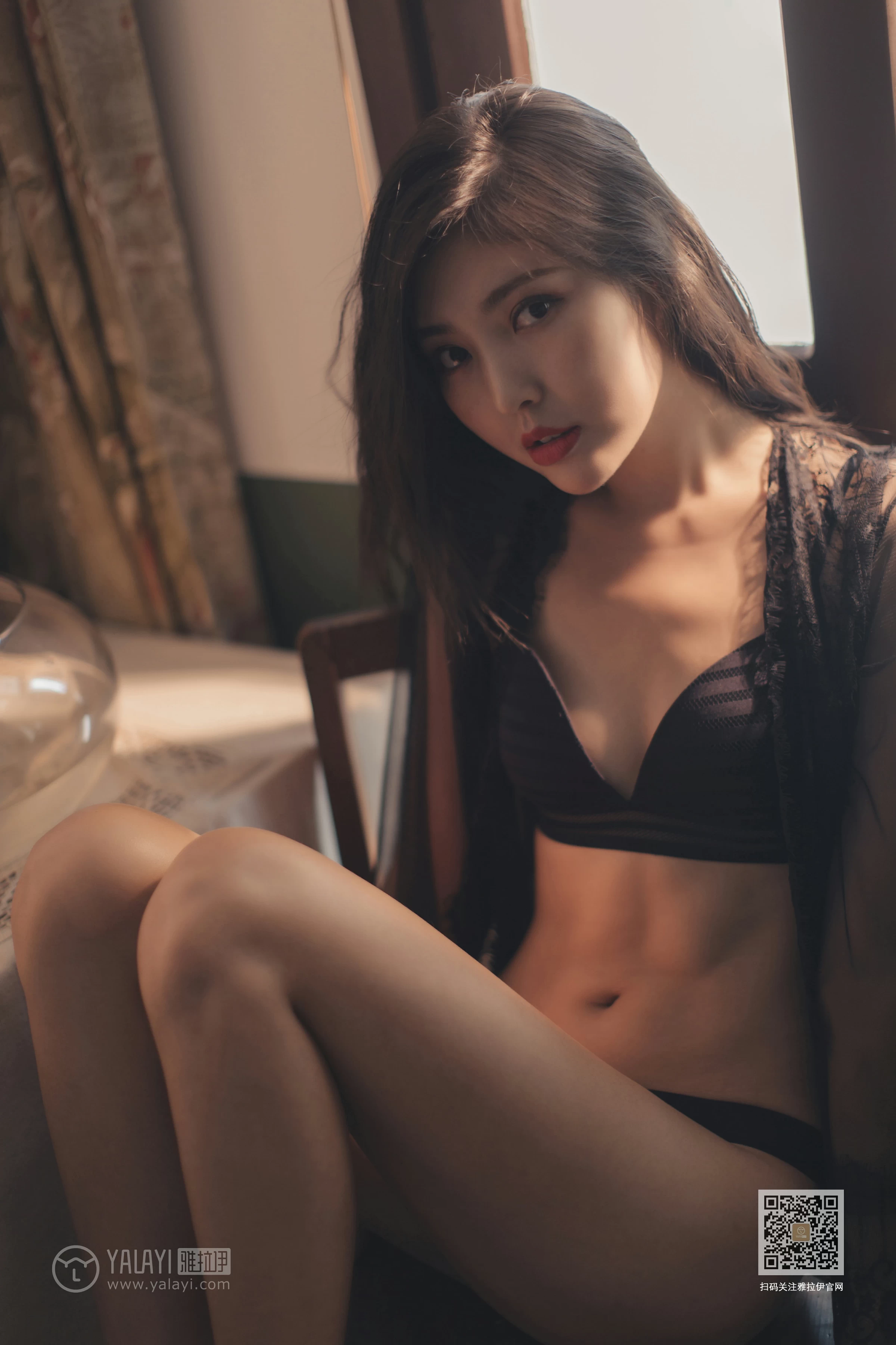 [YALAYI雅拉伊]Vol.470 秋色满房 苍儿 黑色透视情趣睡衣加黑色内衣性感私房写真集第3张