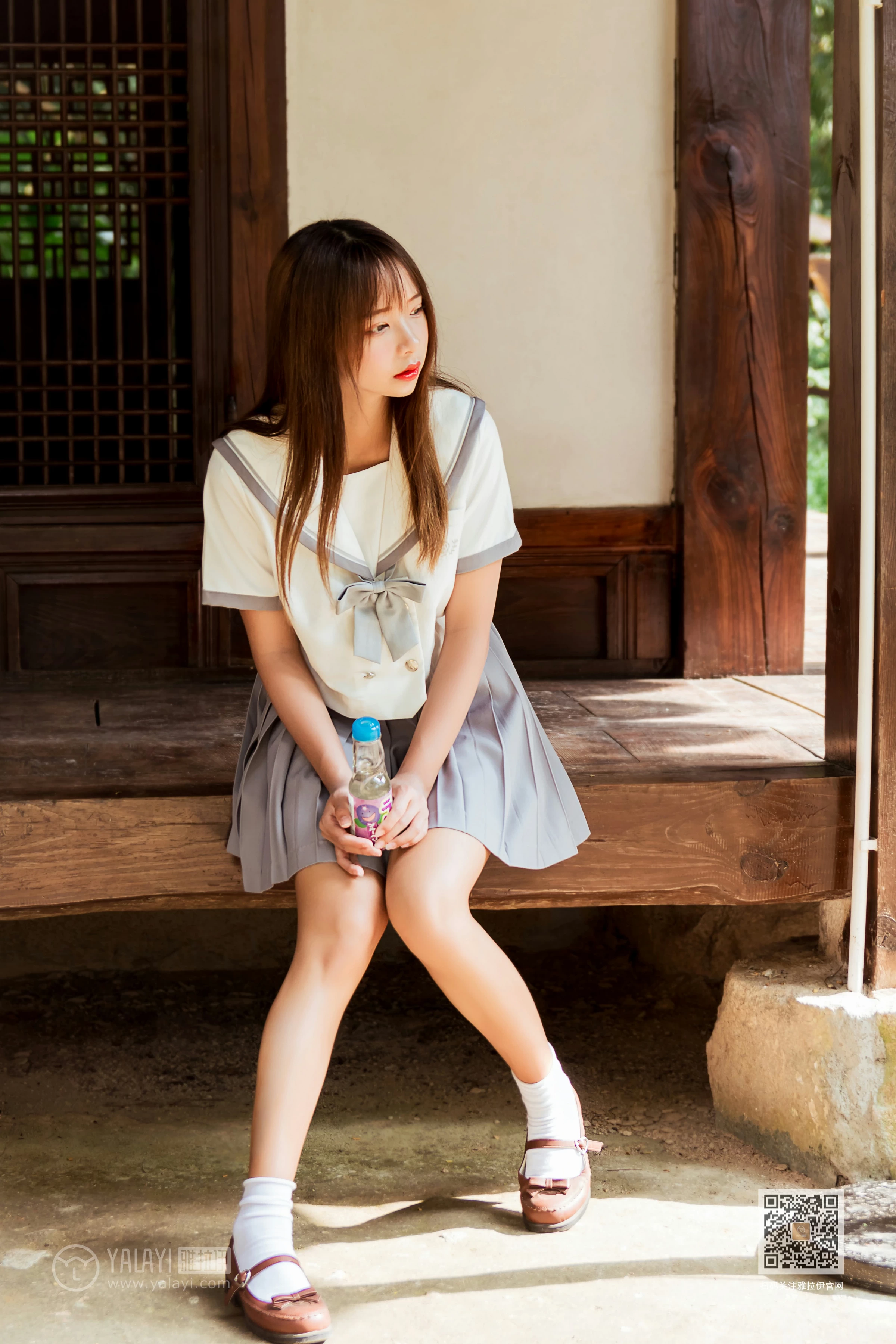 [YALAYI雅拉伊]Vol.471 越秀百褶裙少女 阿禾 日本高中女生制服加短裙性感私房写真集第1张