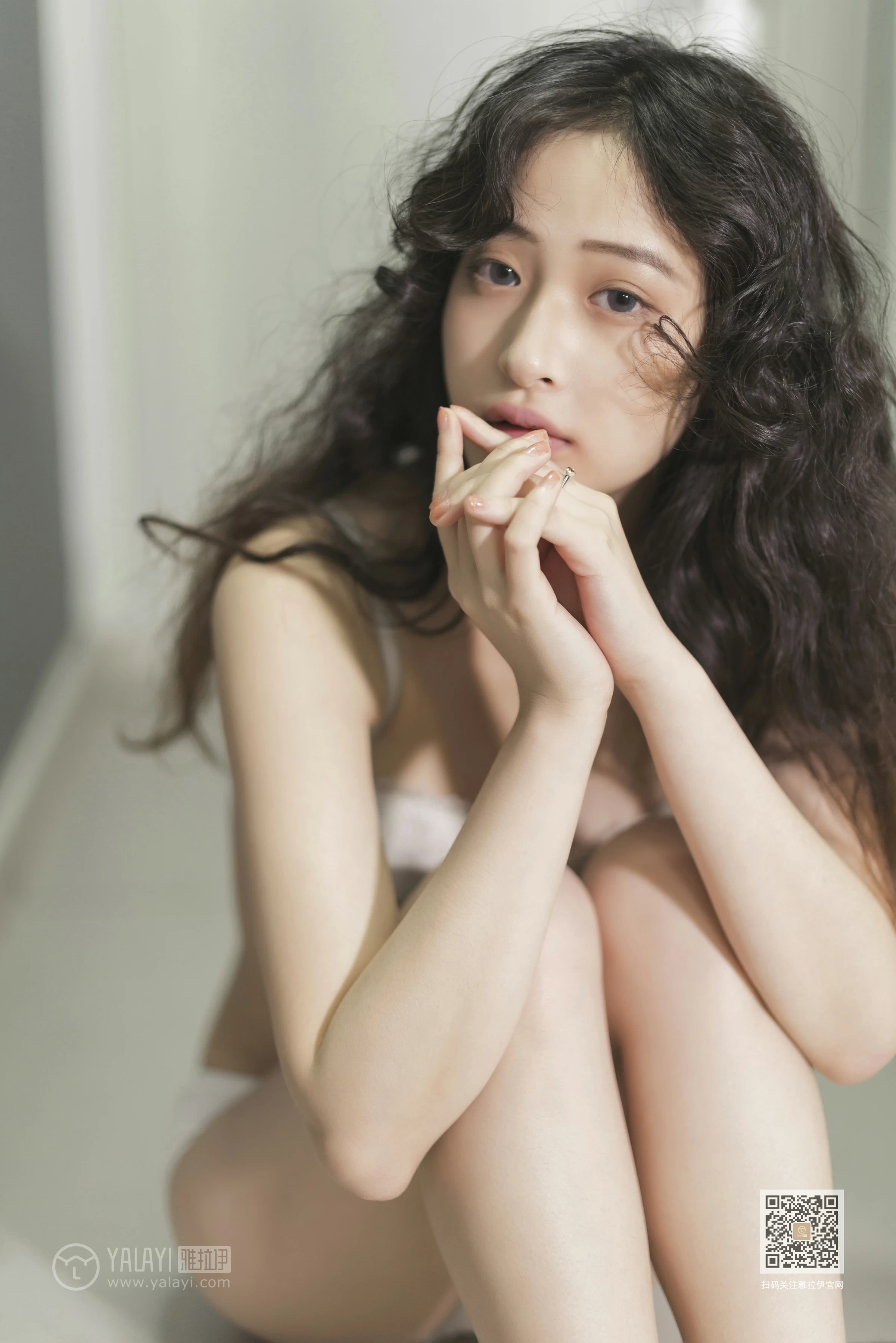 [YALAYI雅拉伊]Vol.474 吹落白衣裳 西子 白色蕾丝内衣居家性感私房写真集第2张