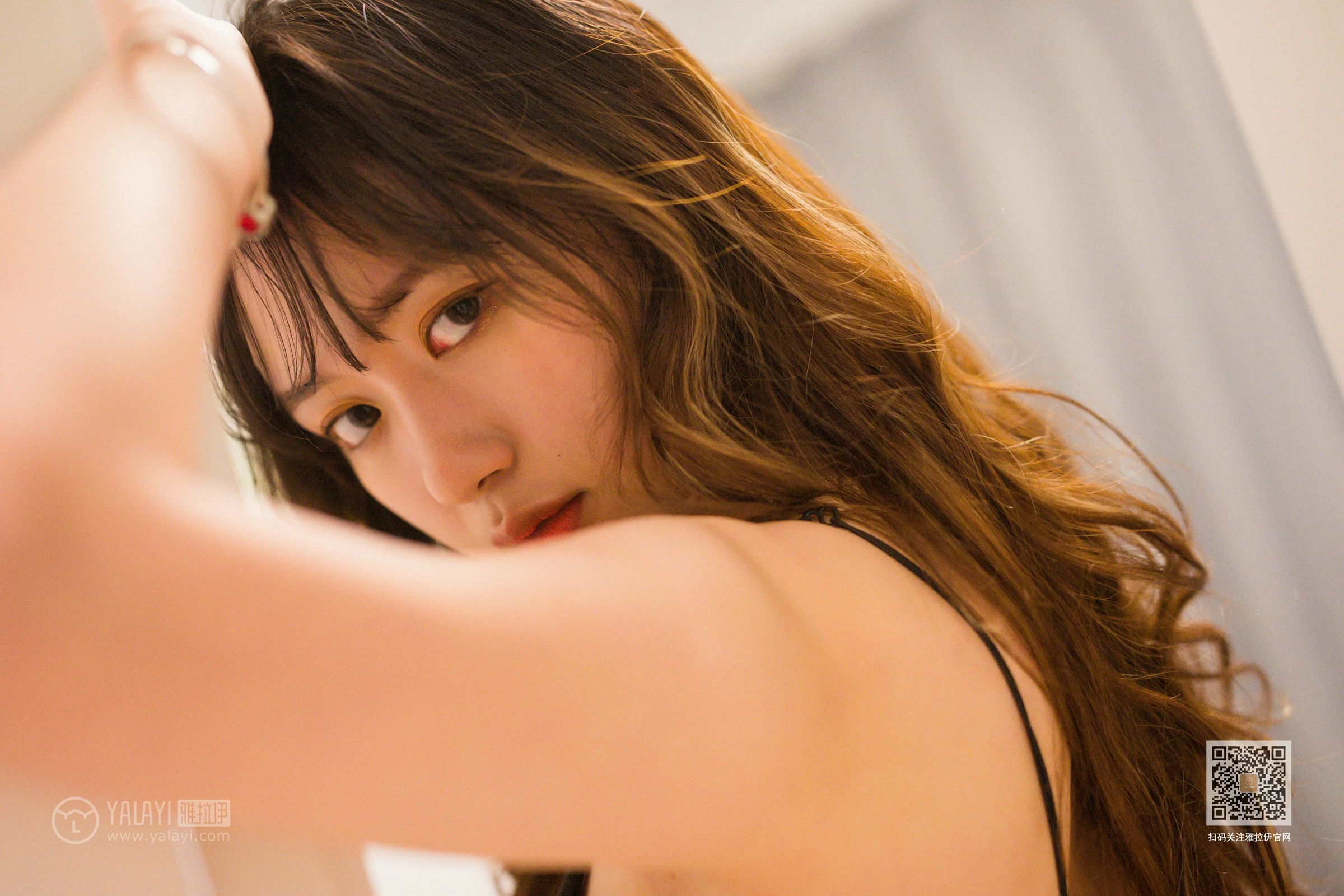 [YALAYI雅拉伊]Vol.532 醒不来的梦 晓琳 黑色内衣加牛仔热裤性感私房写真集第13张