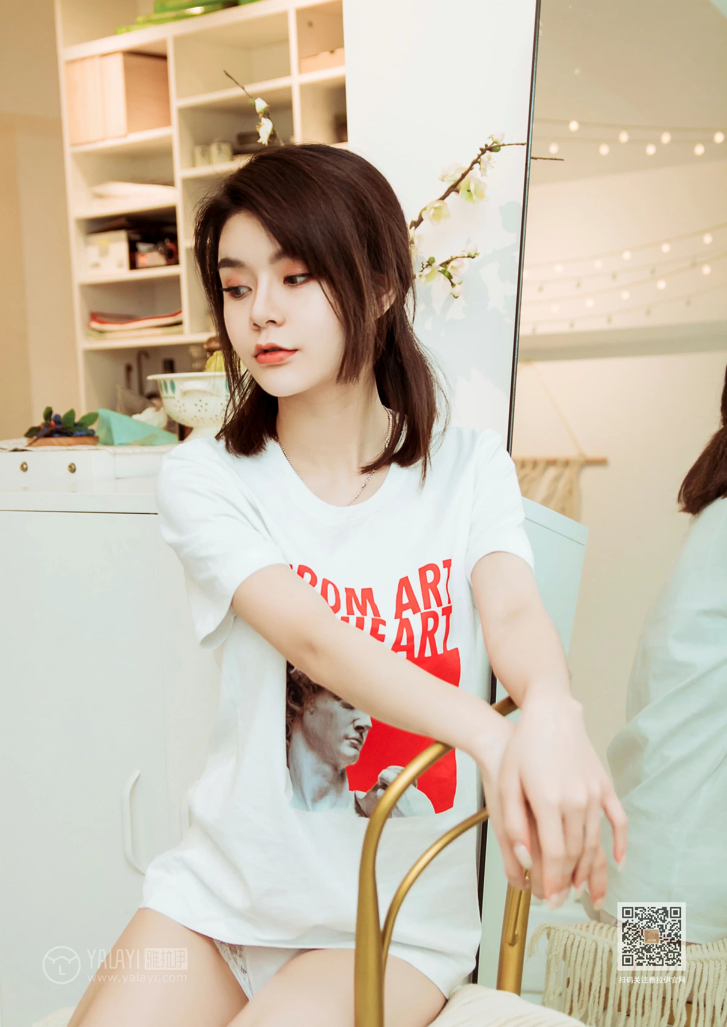 [YALAYI雅拉伊]Vol.554 蓉蓉的瘦身餐 白色短袖加白色蕾丝内裤性感私房写真集第11张