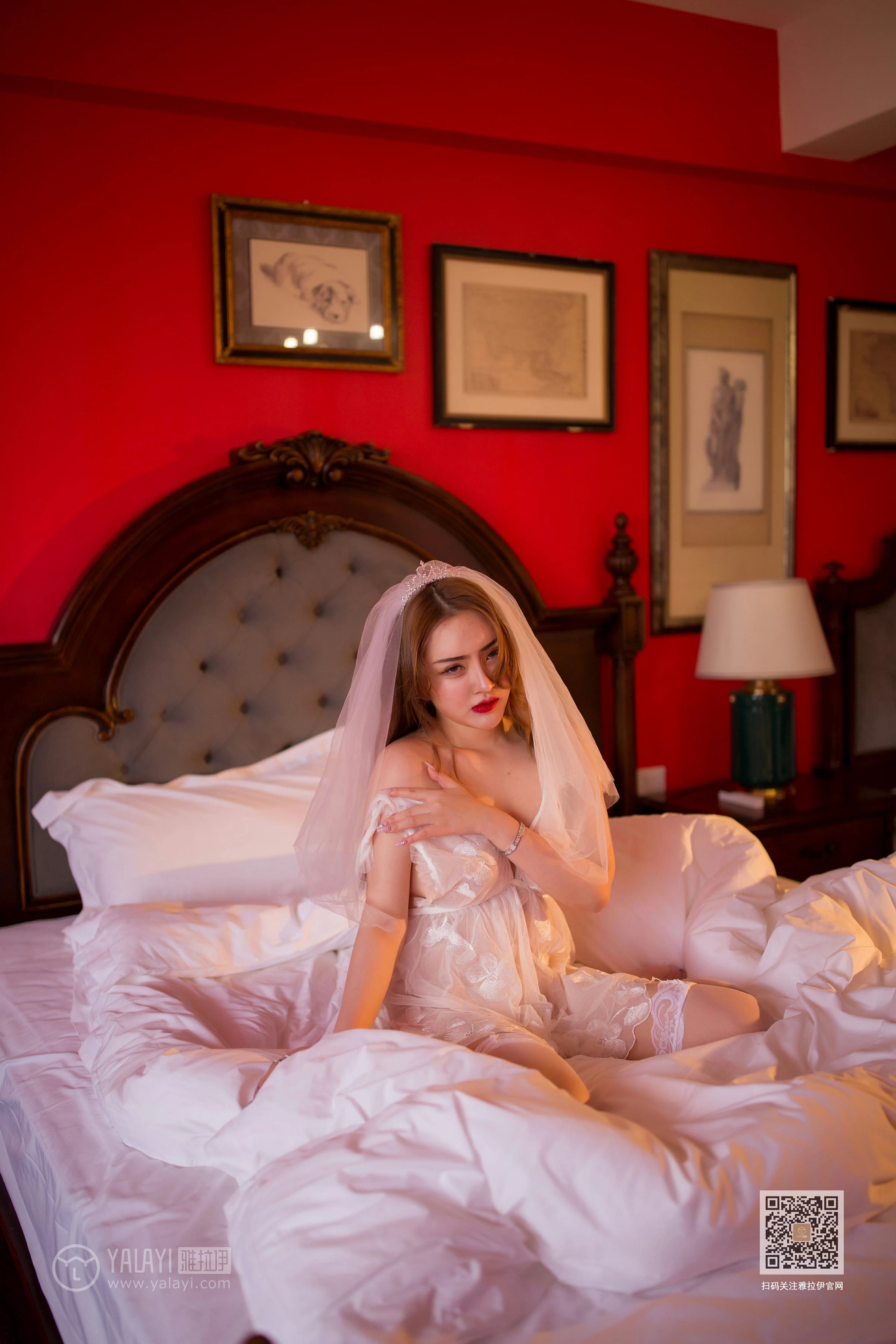 [YALAYI雅拉伊]Vol.555 专属新娘 芸夕 透视情趣婚纱加白色丝袜美腿玉足性感私房写真集第5张