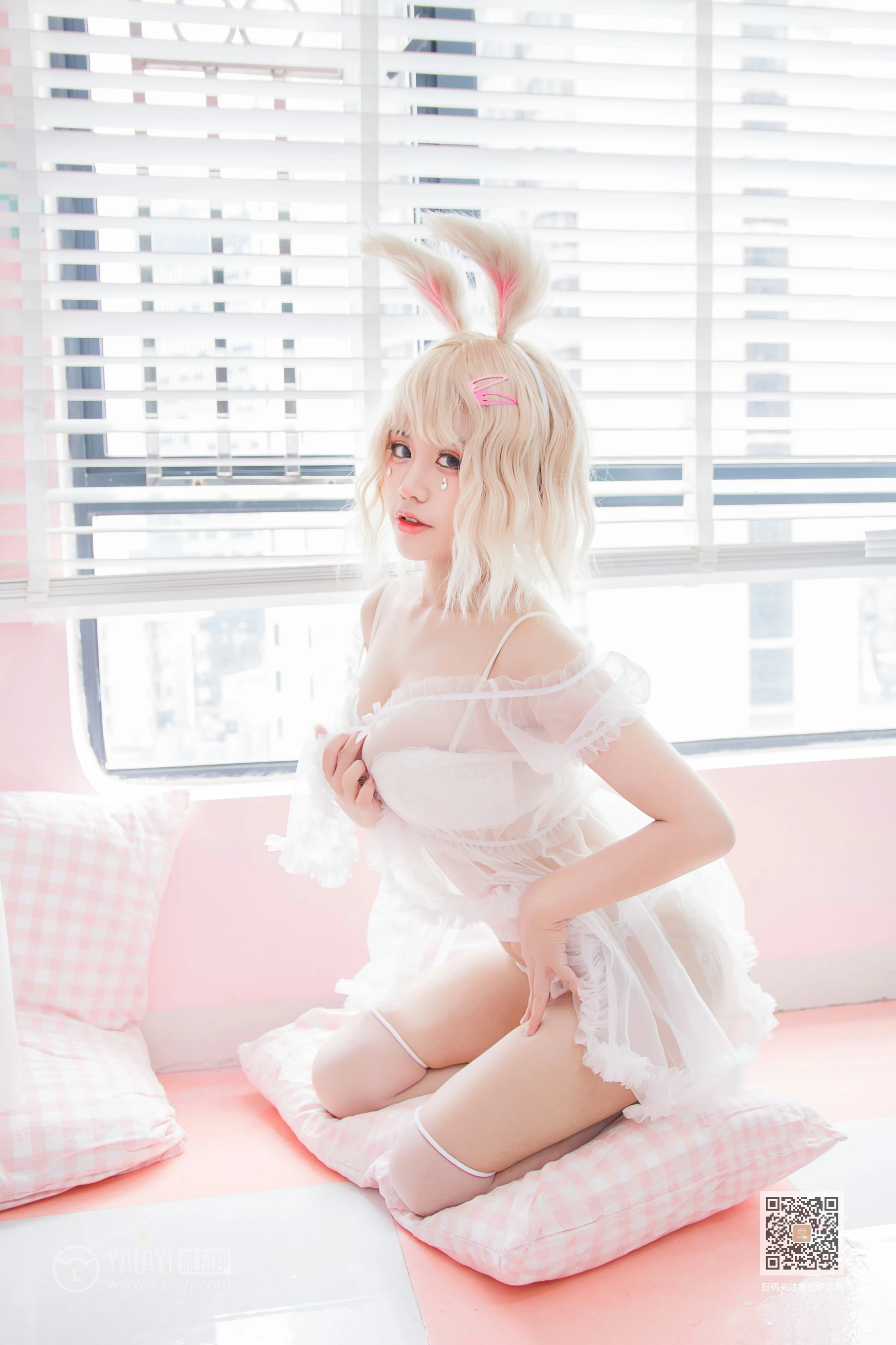 [YALAYI雅拉伊]Vol.557 阿狸的糖果罐 安安 透视情趣制服内衣加白色丝袜美腿玉足性感私房写真集第11张