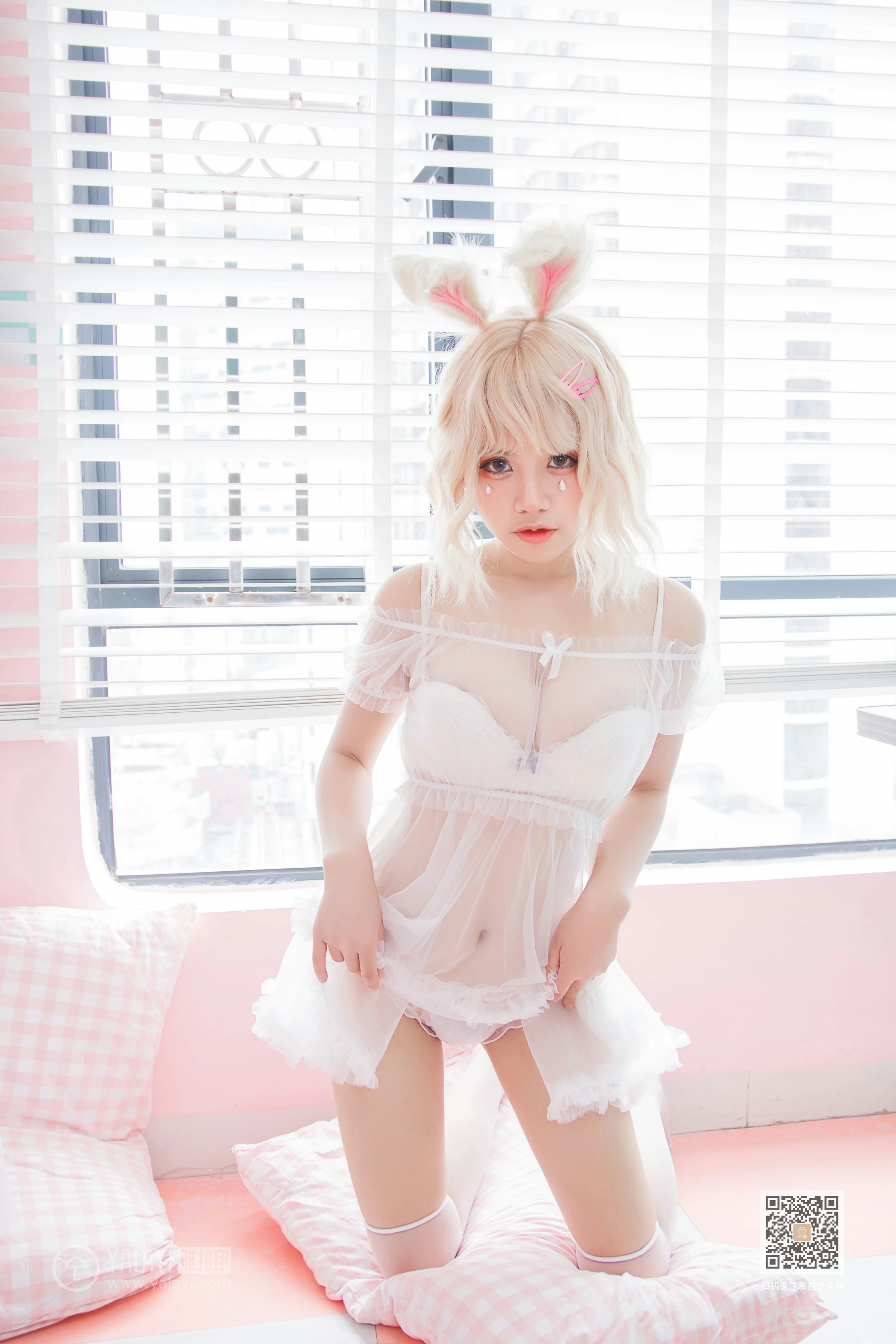 [YALAYI雅拉伊]Vol.557 阿狸的糖果罐 安安 透视情趣制服内衣加白色丝袜美腿玉足性感私房写真集第12张