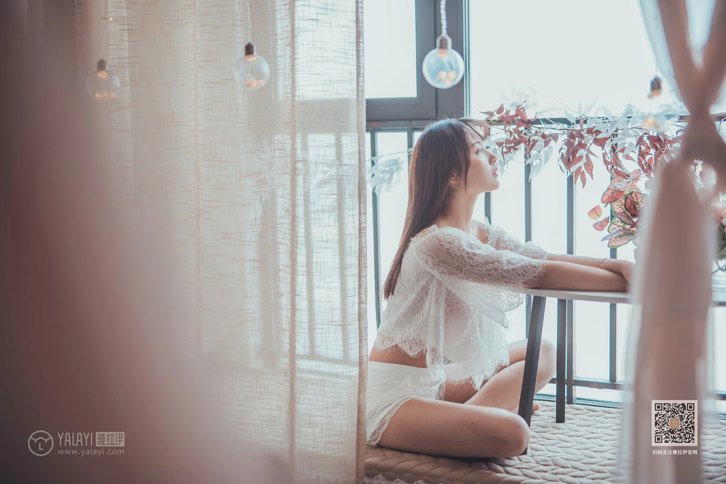 [YALAYI雅拉伊]Vol.588 清水有毒 唐芯 白色透视镂空上衣加短裤性感私房写真集第4张