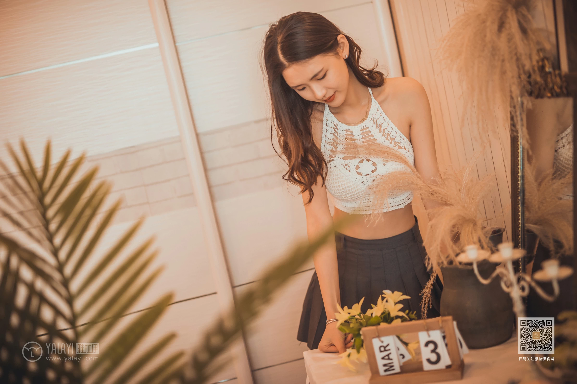 [YALAYI雅拉伊]NO.614 《我们约会吧》 尹梦 白色镂空内衣加灰色短裙性感私房写真集第12张
