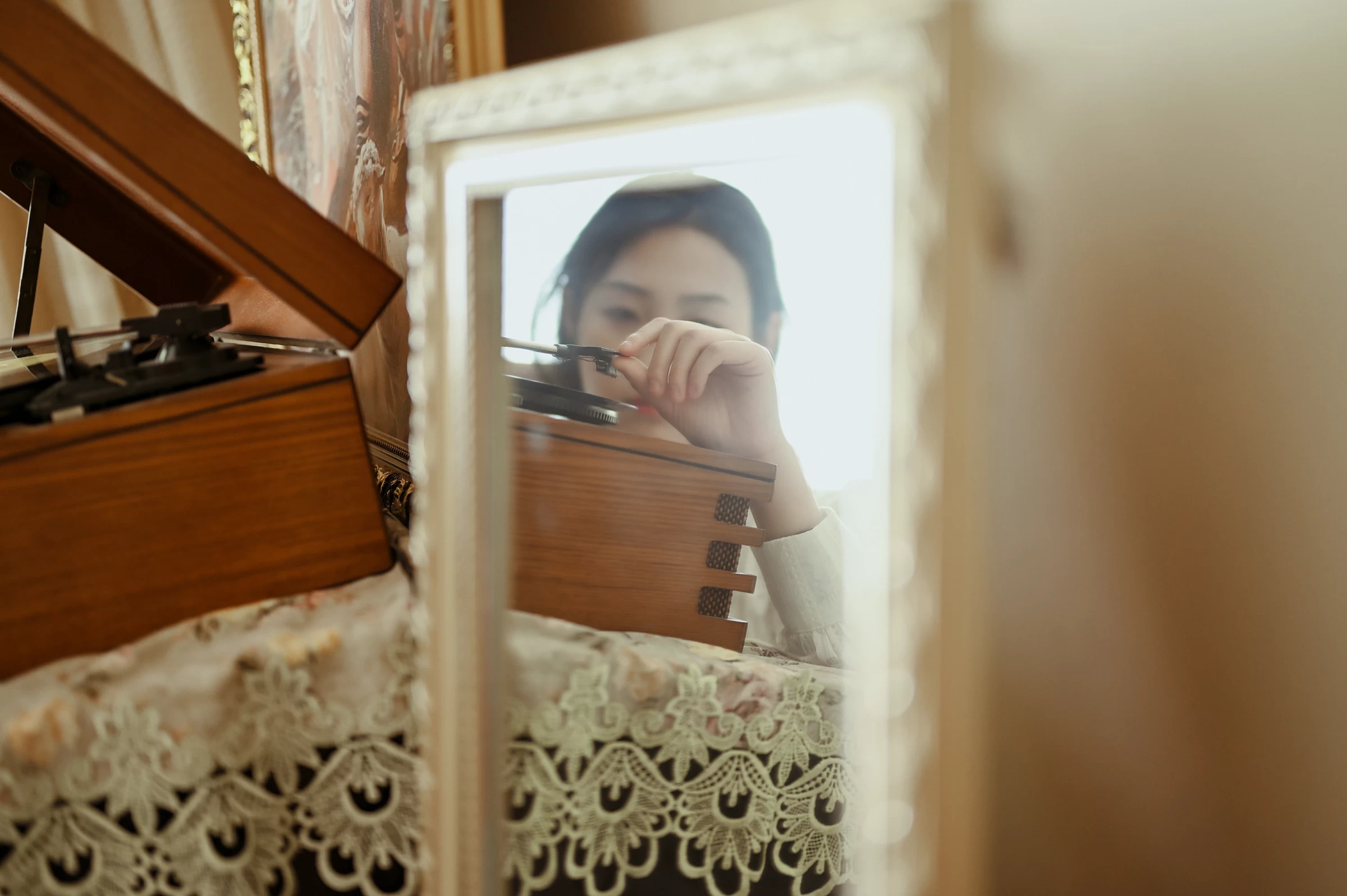 [YALAYI雅拉伊]NO.615 《闺中处子》 沈伊 白色透视镂空衬衫加内衣性感私房写真集第8张