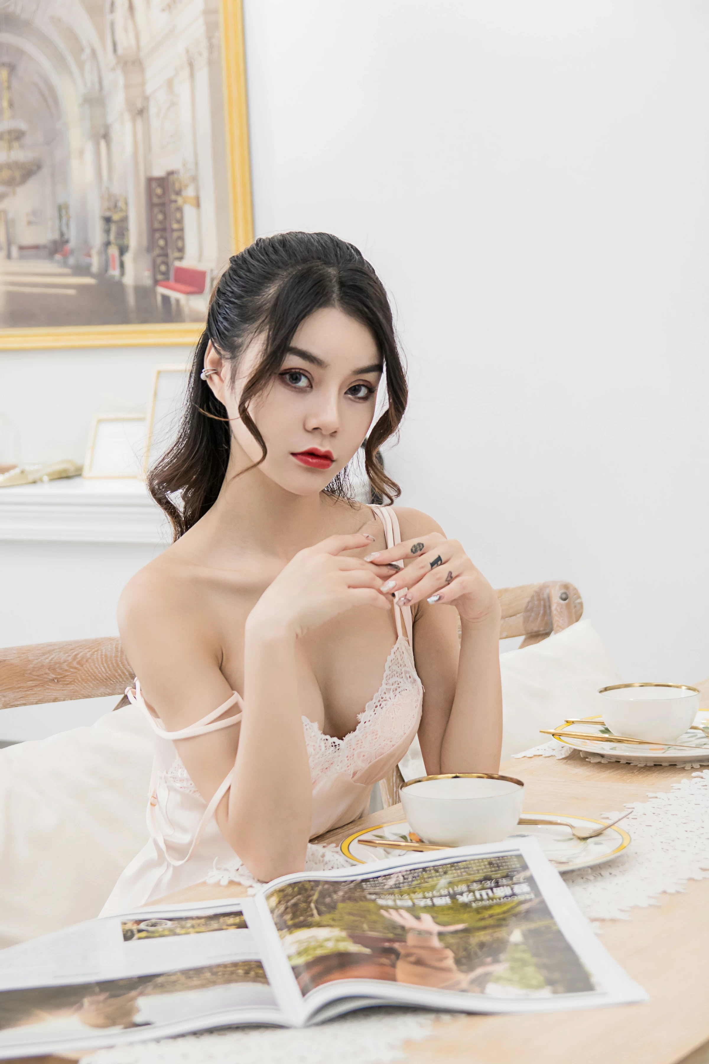 [YALAYI雅拉伊]NO.622 《甜美睡衣》 蓉蓉 粉色吊带睡衣加蕾丝内衣性感私房写真集第9张