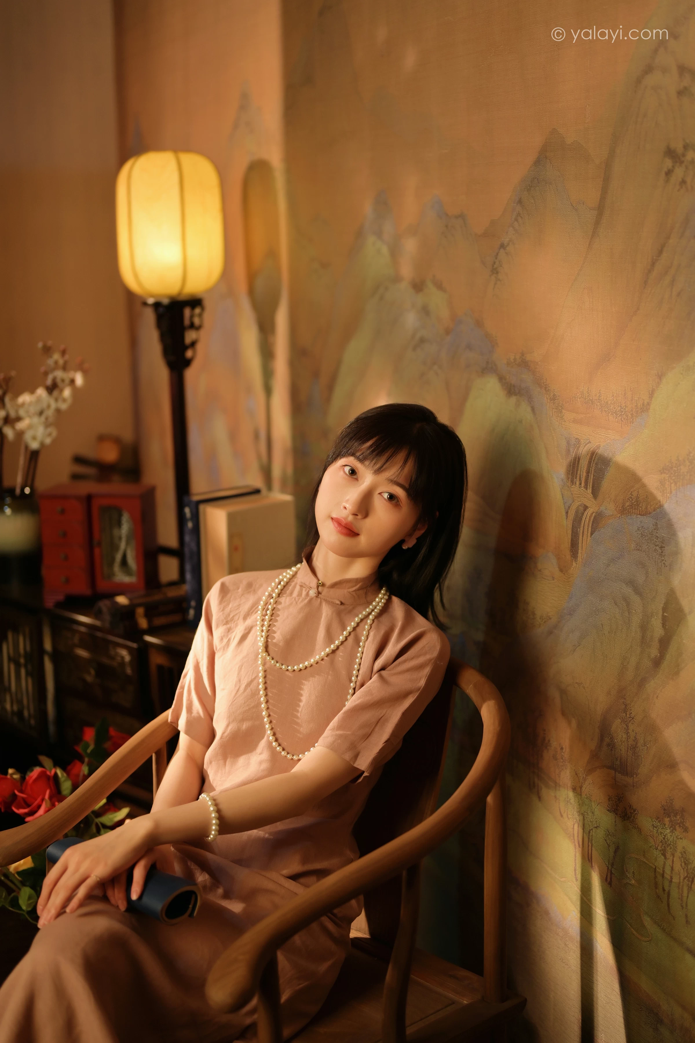 [YALAYI雅拉伊]2022.01.19 深夜的灯光 京京 粉色宽松旗袍裙民国风写真第6张