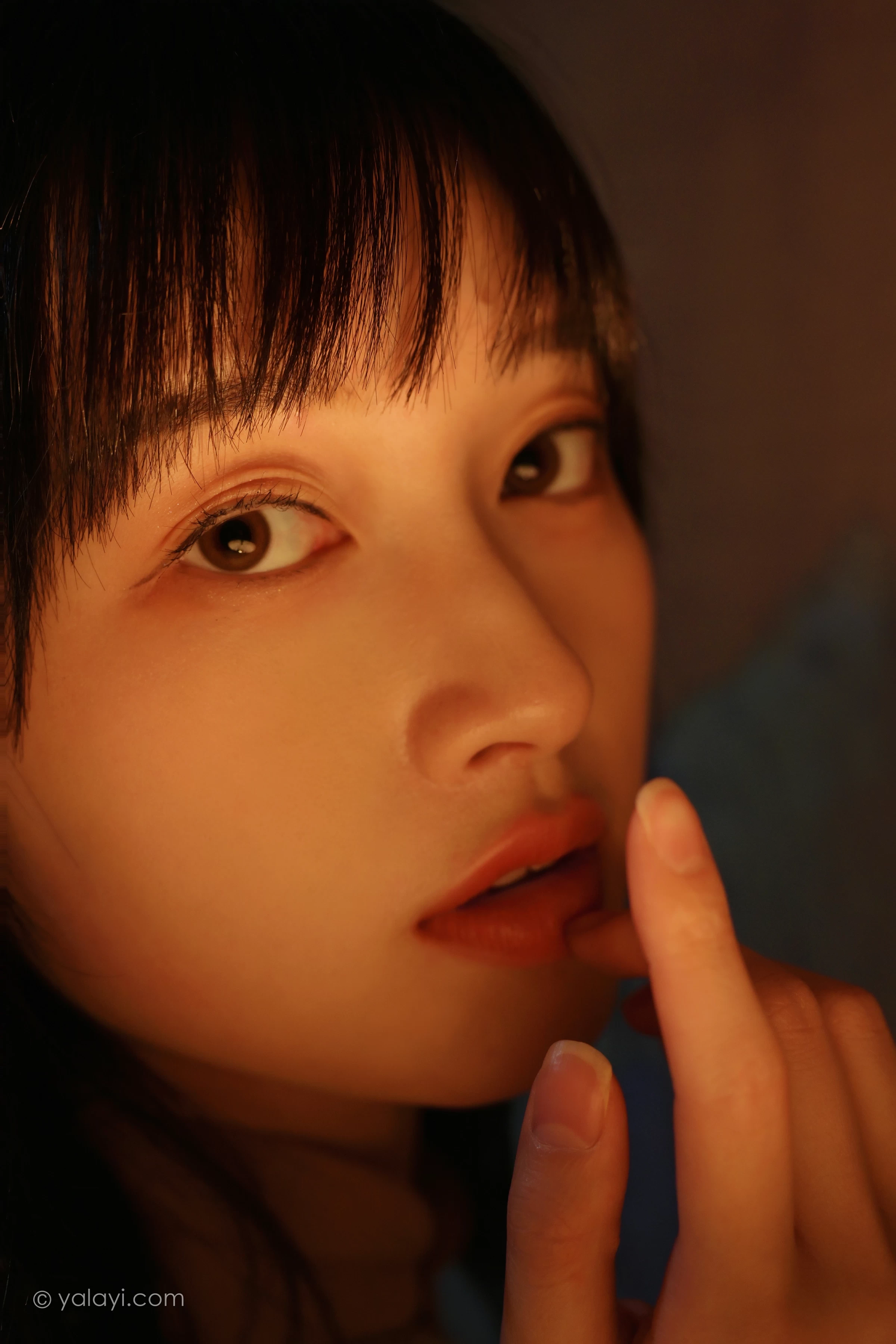 [YALAYI雅拉伊]2022.01.19 深夜的灯光 京京 粉色宽松旗袍裙民国风写真第12张