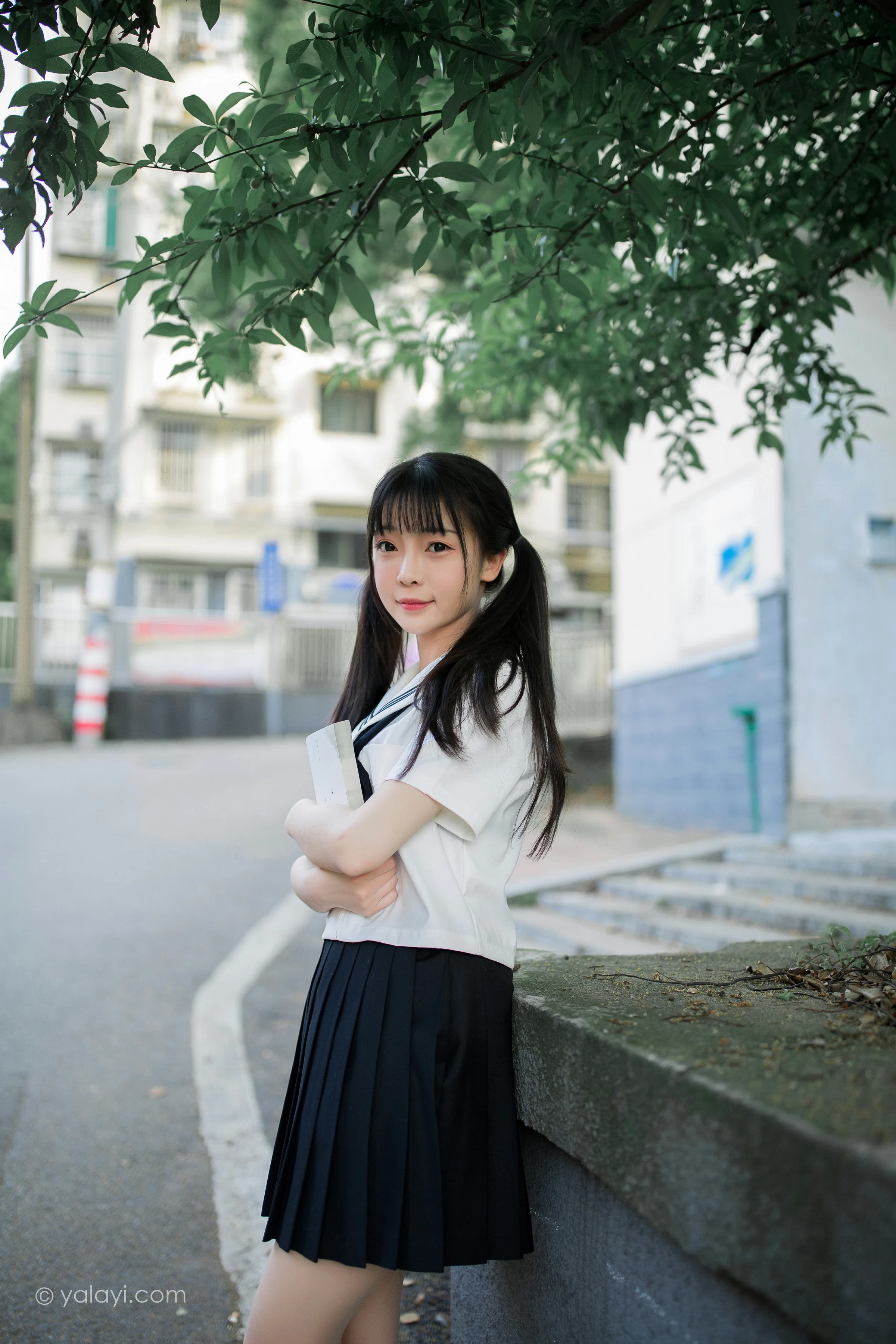 [YALAYI雅拉伊]NO.671 《放学一起走》 妙妙 JK水手制服与短裙加黑丝美腿写真第1张