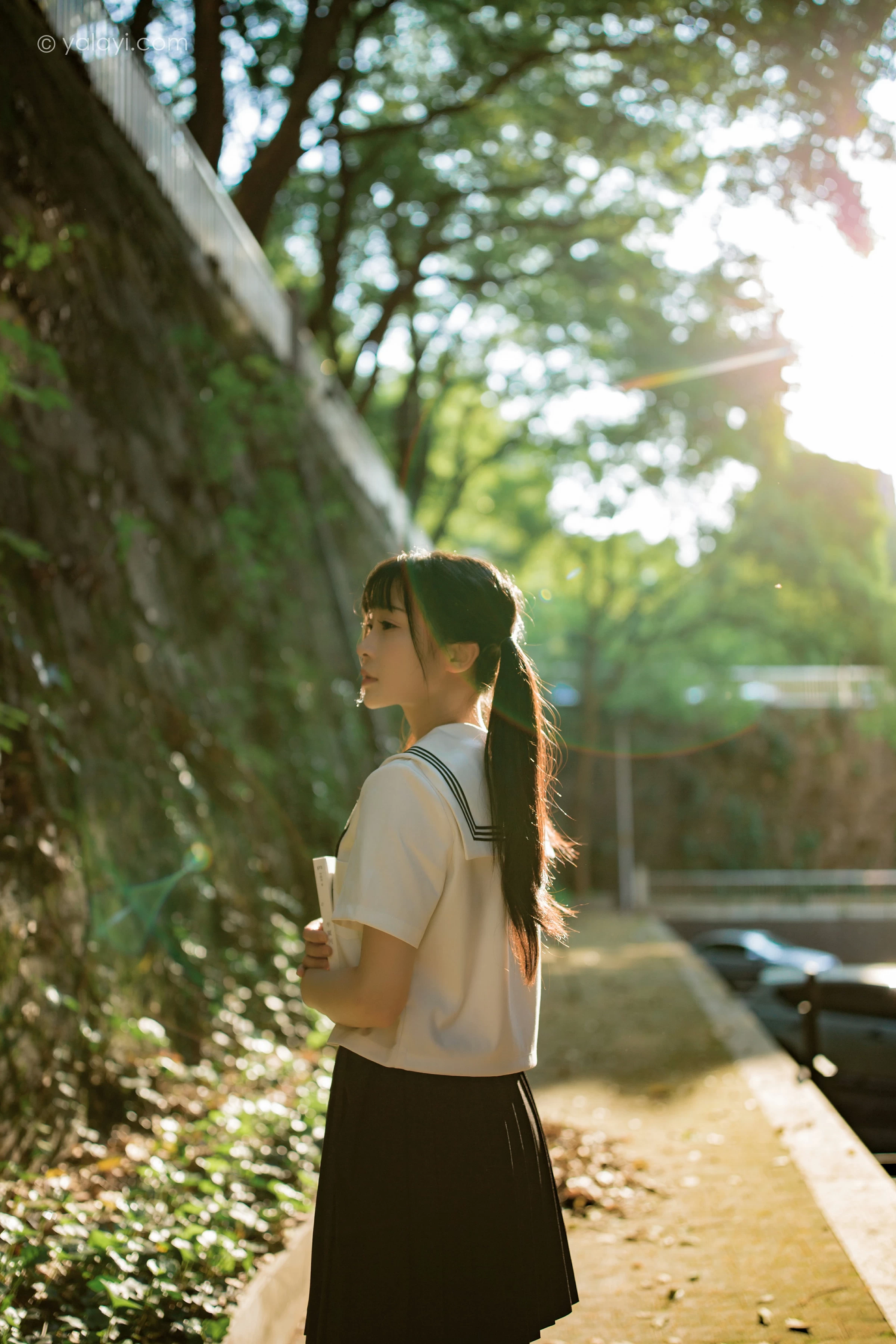 [YALAYI雅拉伊]NO.671 《放学一起走》 妙妙 JK水手制服与短裙加黑丝美腿写真第4张