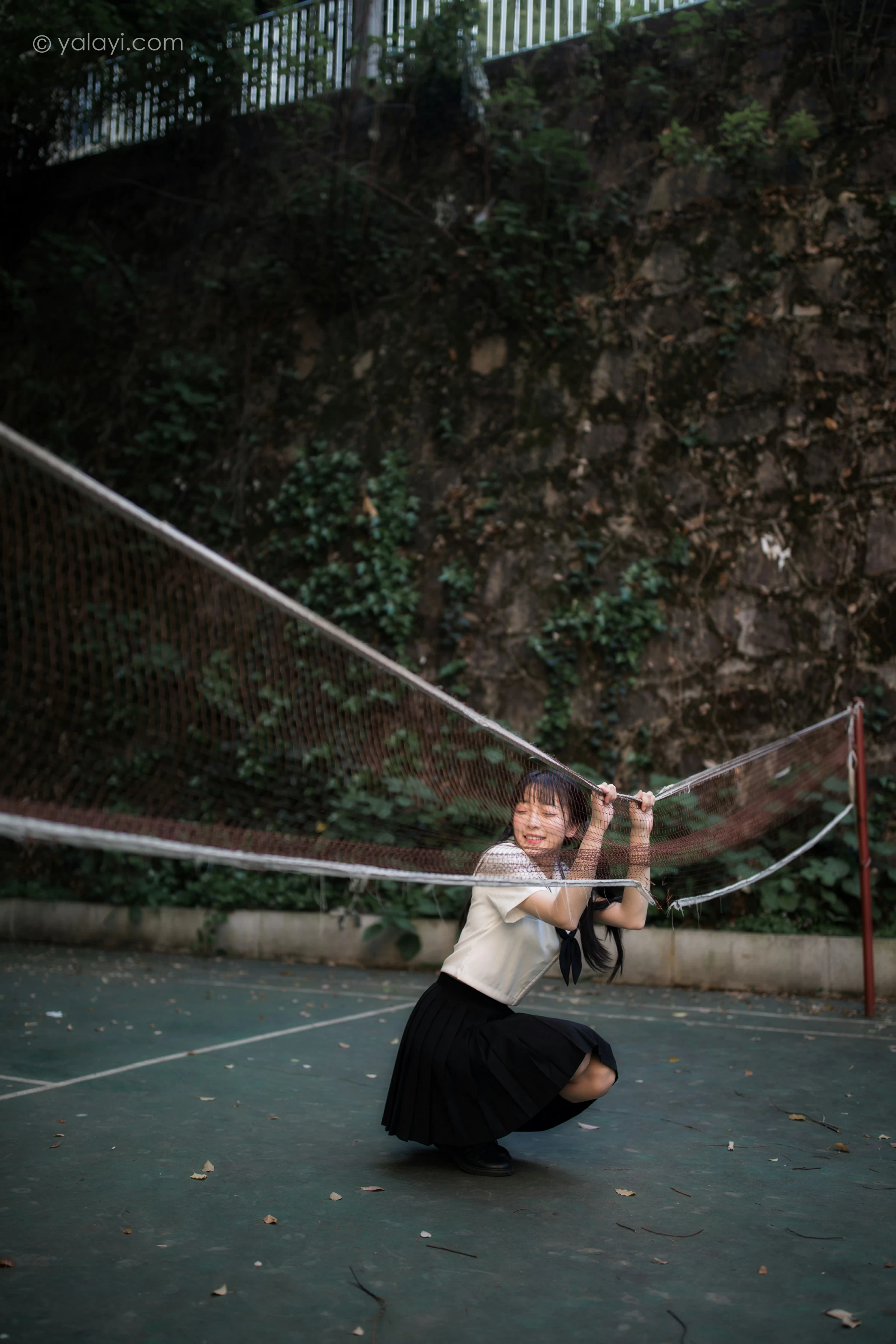 [YALAYI雅拉伊]NO.671 《放学一起走》 妙妙 JK水手制服与短裙加黑丝美腿写真第6张