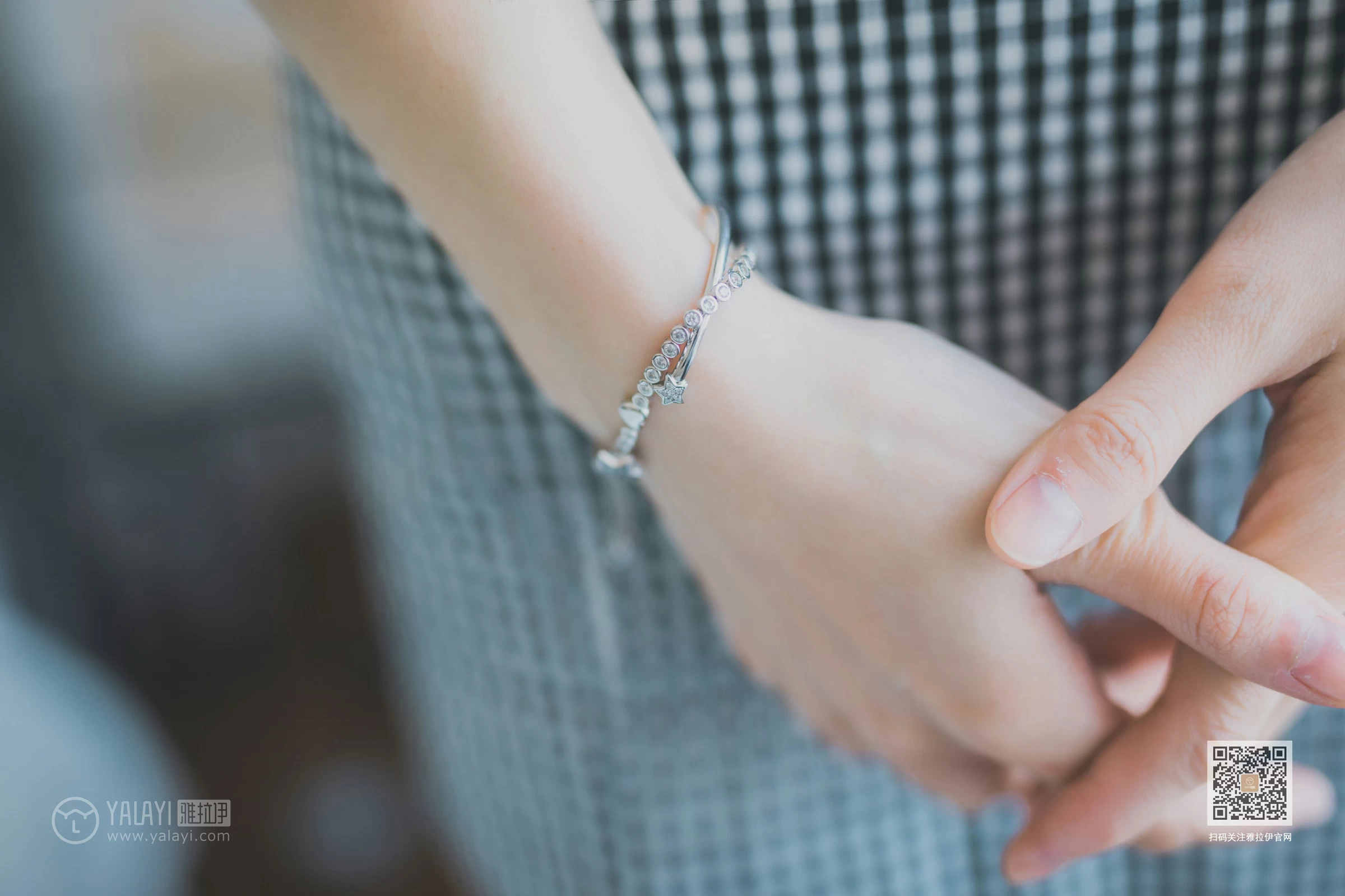 [YALAYI雅拉伊]NO.632 《淘气女友》 尹梦 白色小背心加斑点短裙清纯可爱私房写真集第3张