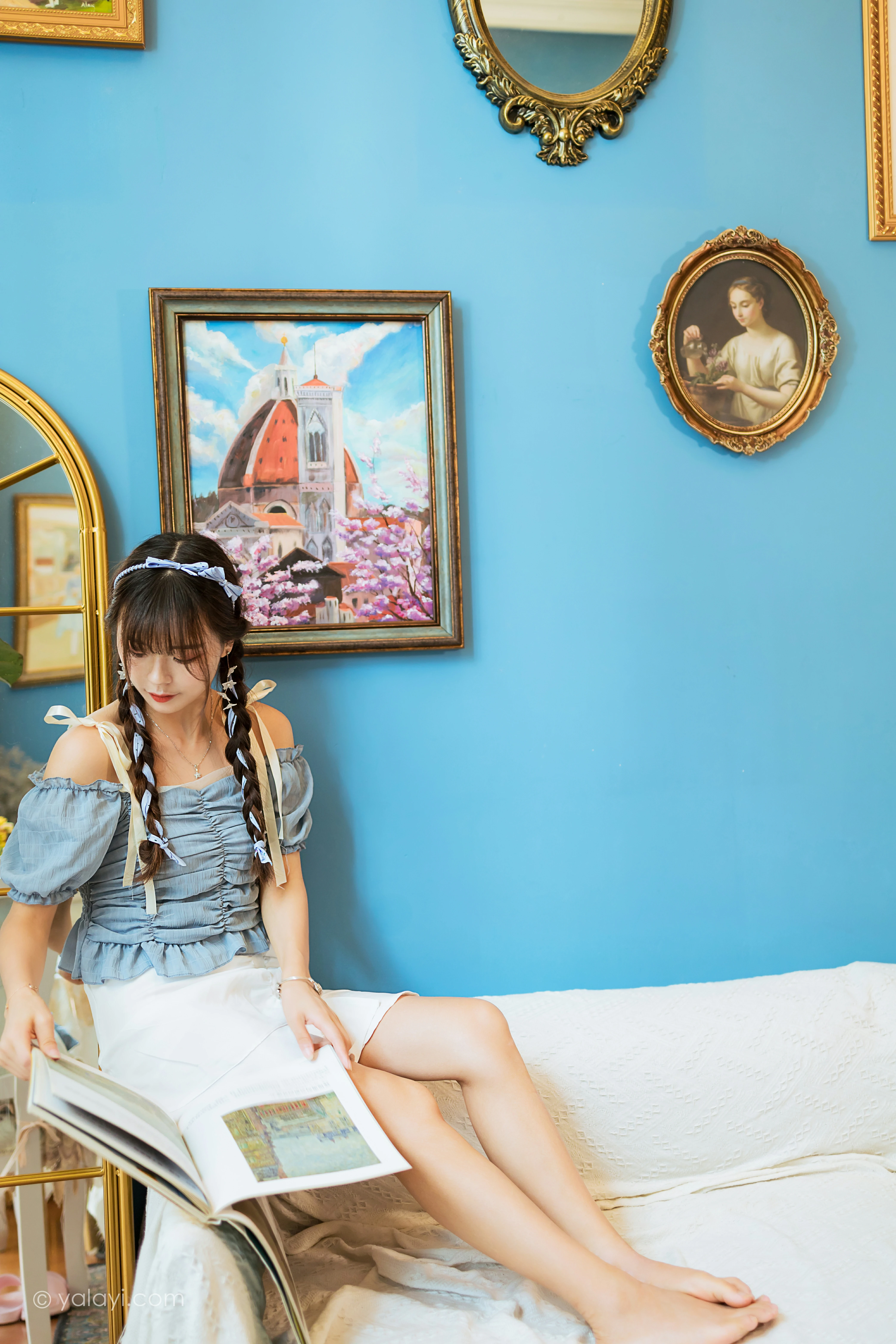 [YALAYI雅拉伊]NO.850 灵魂画师 程小蝶 蓝色抹胸上衣加白色短裙清纯可爱写真集第11张