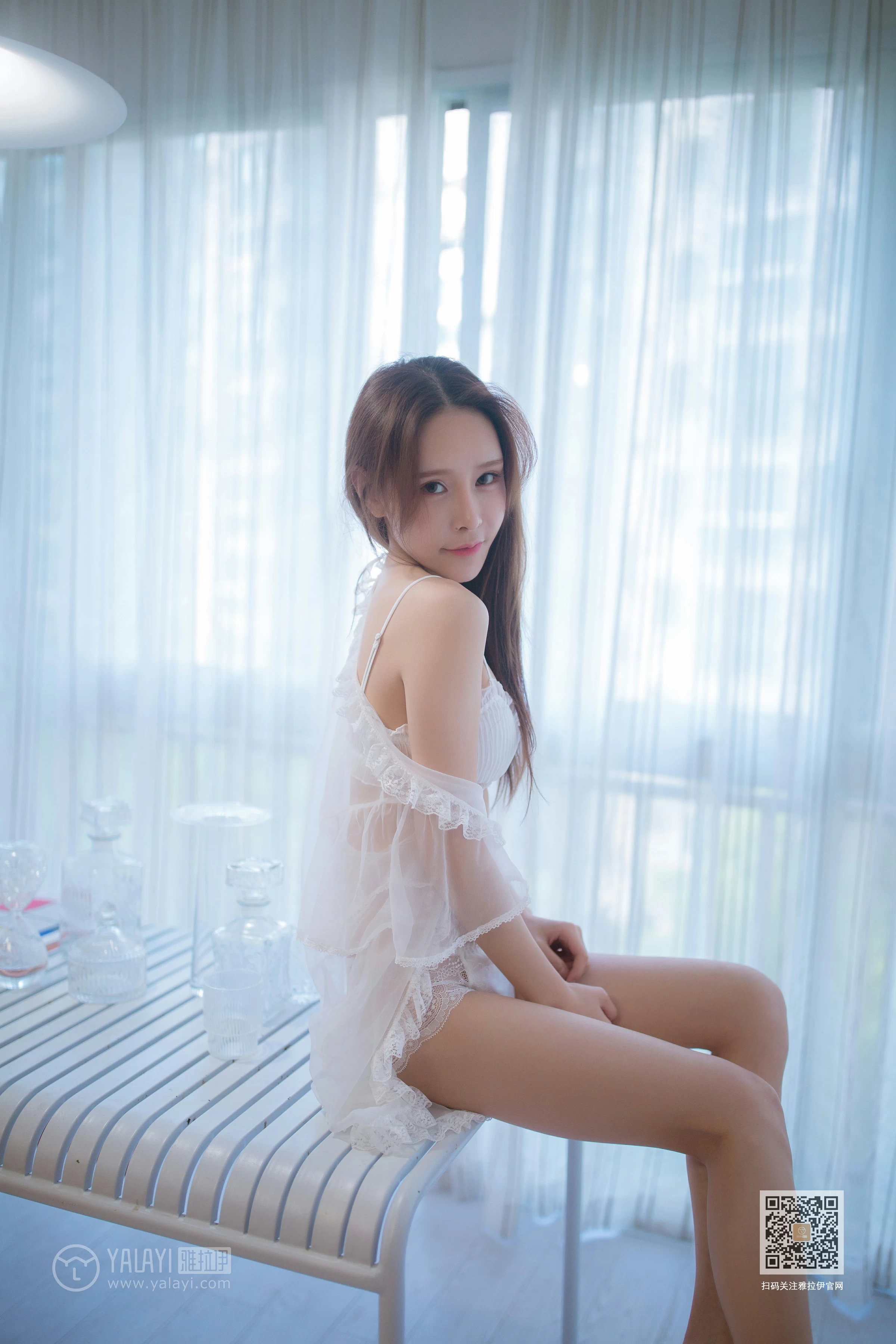 [YALAYI雅拉伊]NO.643 《惊艳了时光》 顾纯纯 白色透视睡衣加蕾丝内衣性感私房写真集第4张