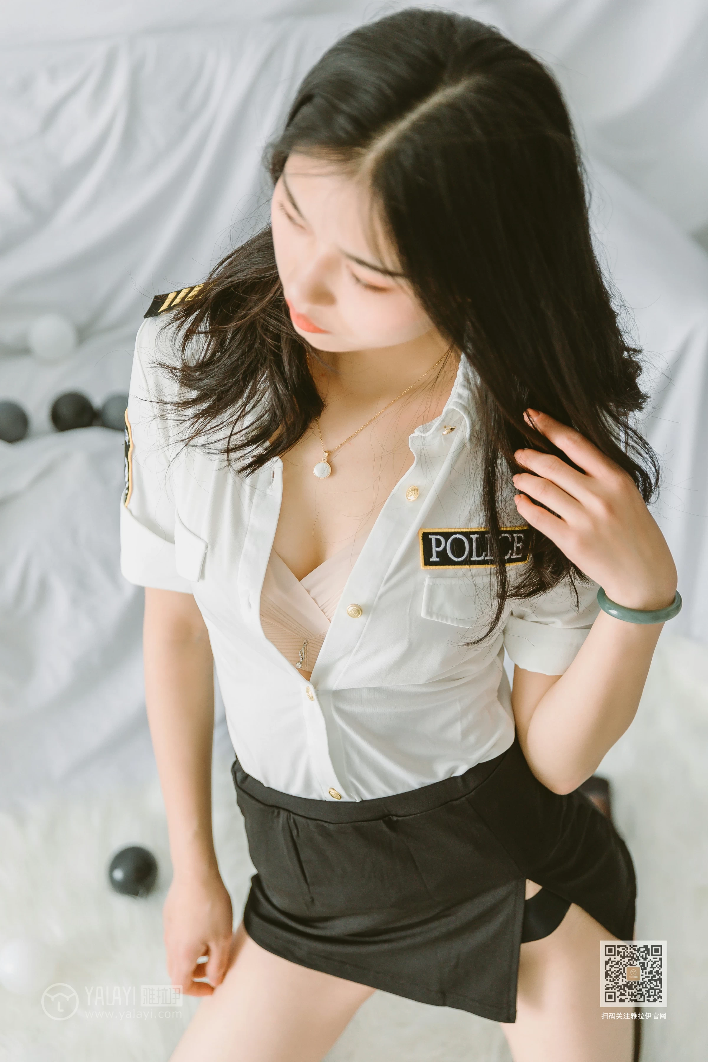 [YALAYI雅拉伊]NO.648 《青涩女子兵团》 和风 情趣制服与黑色短裙加黑丝美腿性感私房写真集第5张