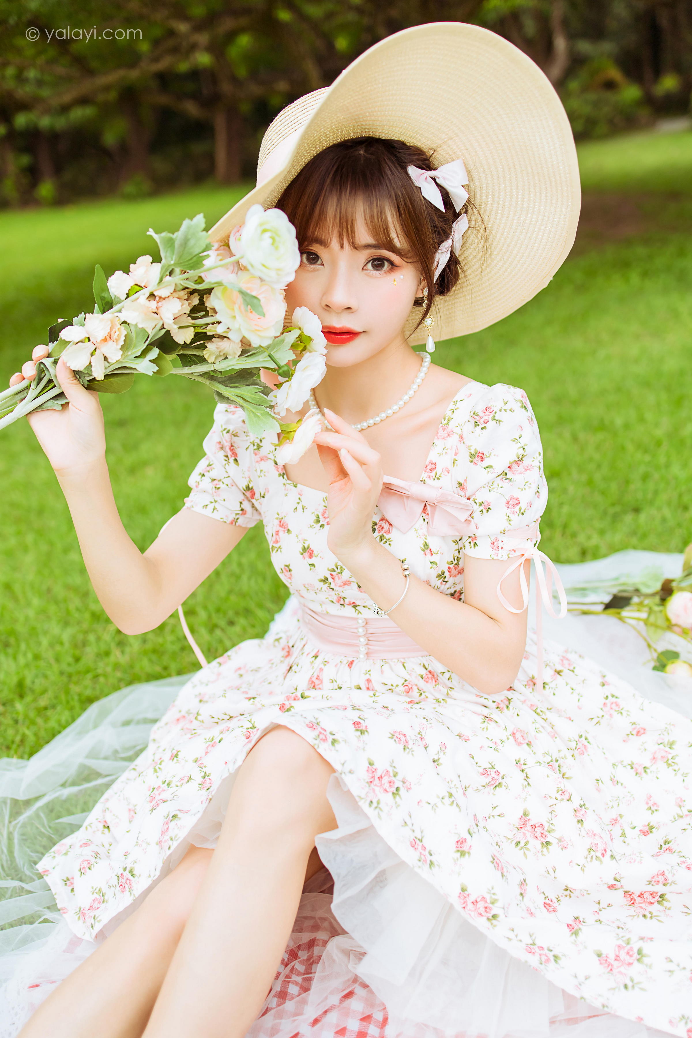 [YALAYI雅拉伊]2022.09.15 告白 程小蝶 白色复古连衣裙加白色绵袜清纯写真集第14张