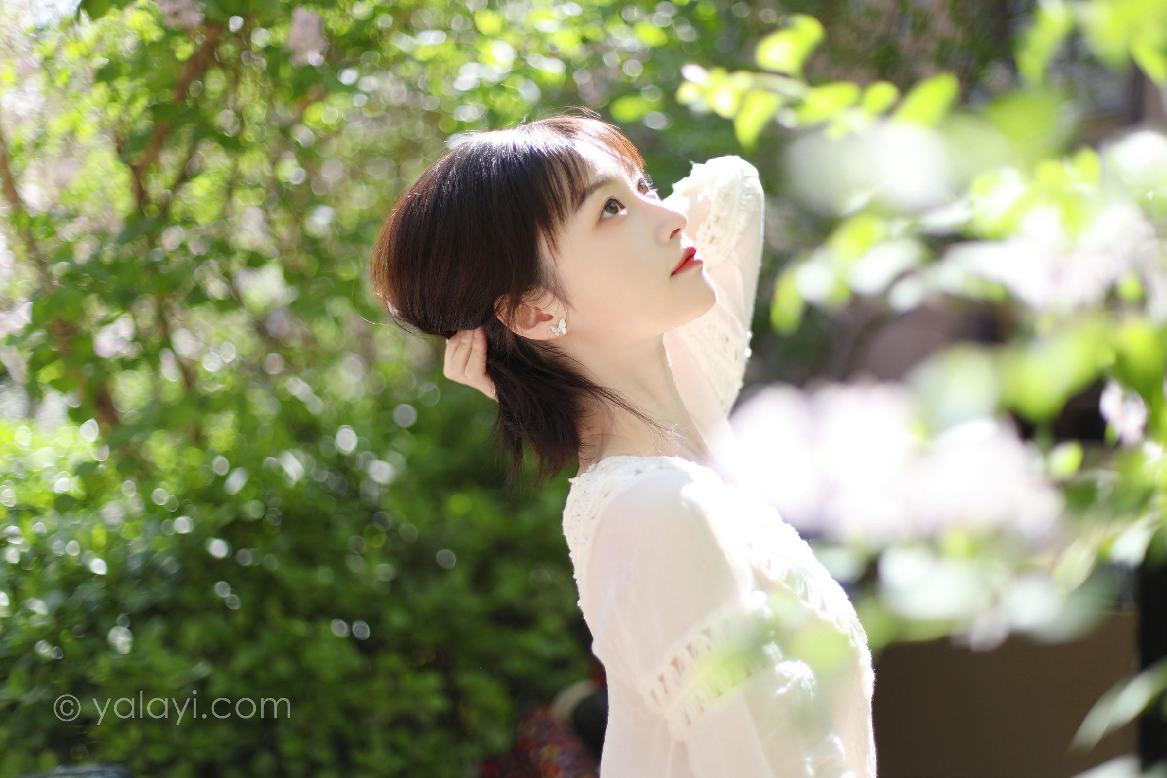 [YALAYI雅拉伊]2022.09.22 光晕 京京 白色镂空连衣裙加粉色长裙清纯写真集第3张