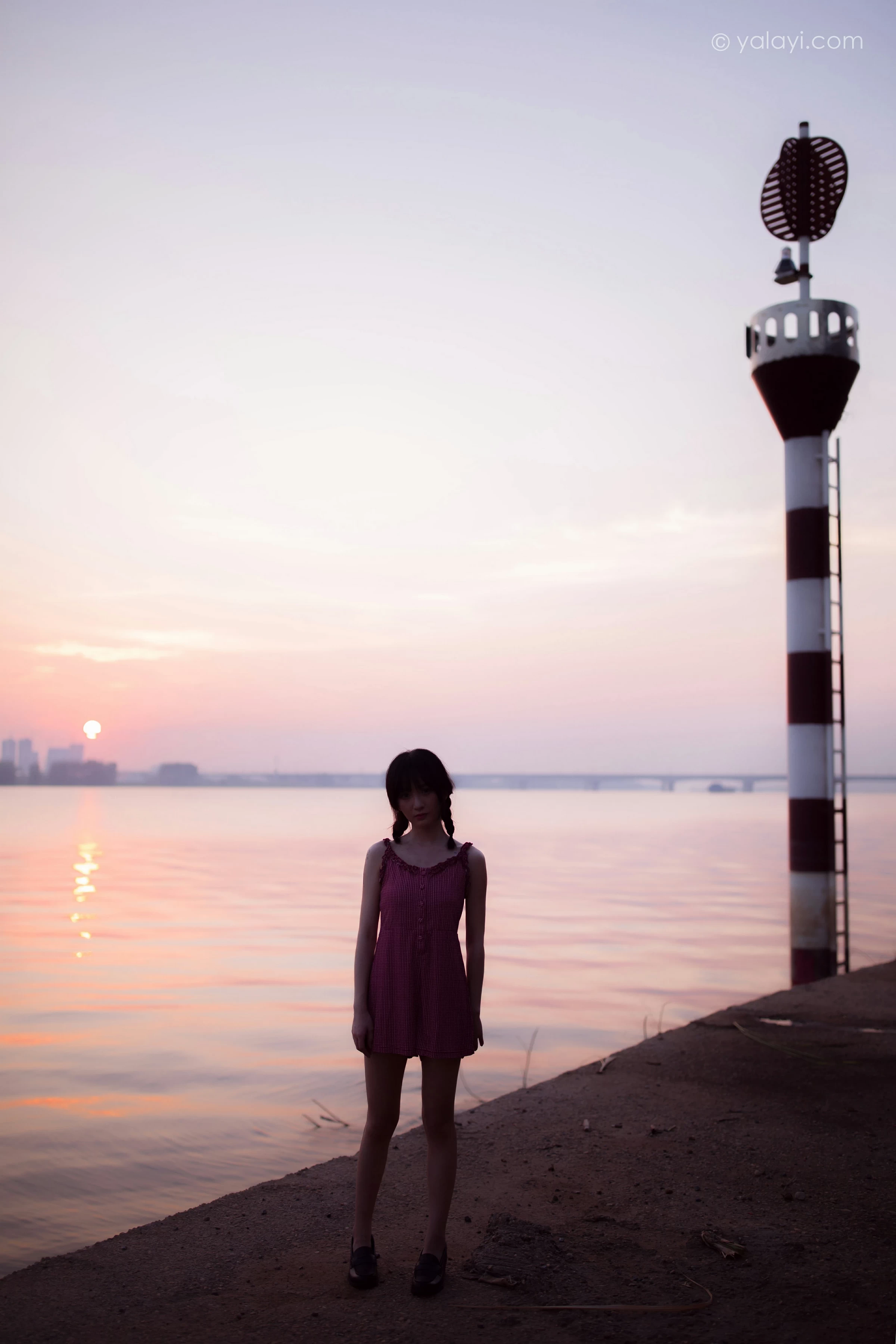 [YALAYI雅拉伊]NO.702 《暮色》 落落 粉色吊带连体短裤清纯私房写真集第11张