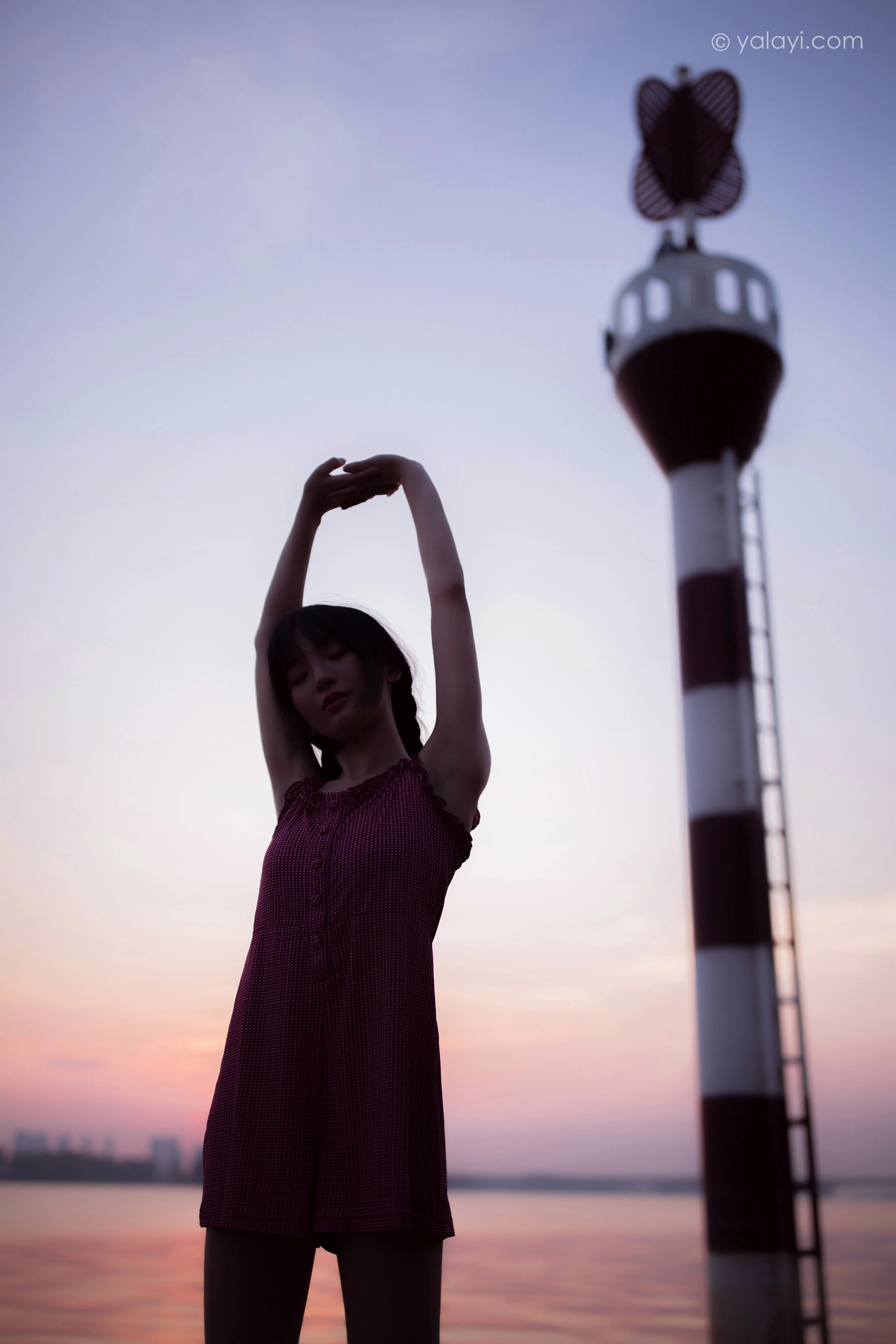 [YALAYI雅拉伊]NO.702 《暮色》 落落 粉色吊带连体短裤清纯私房写真集第12张