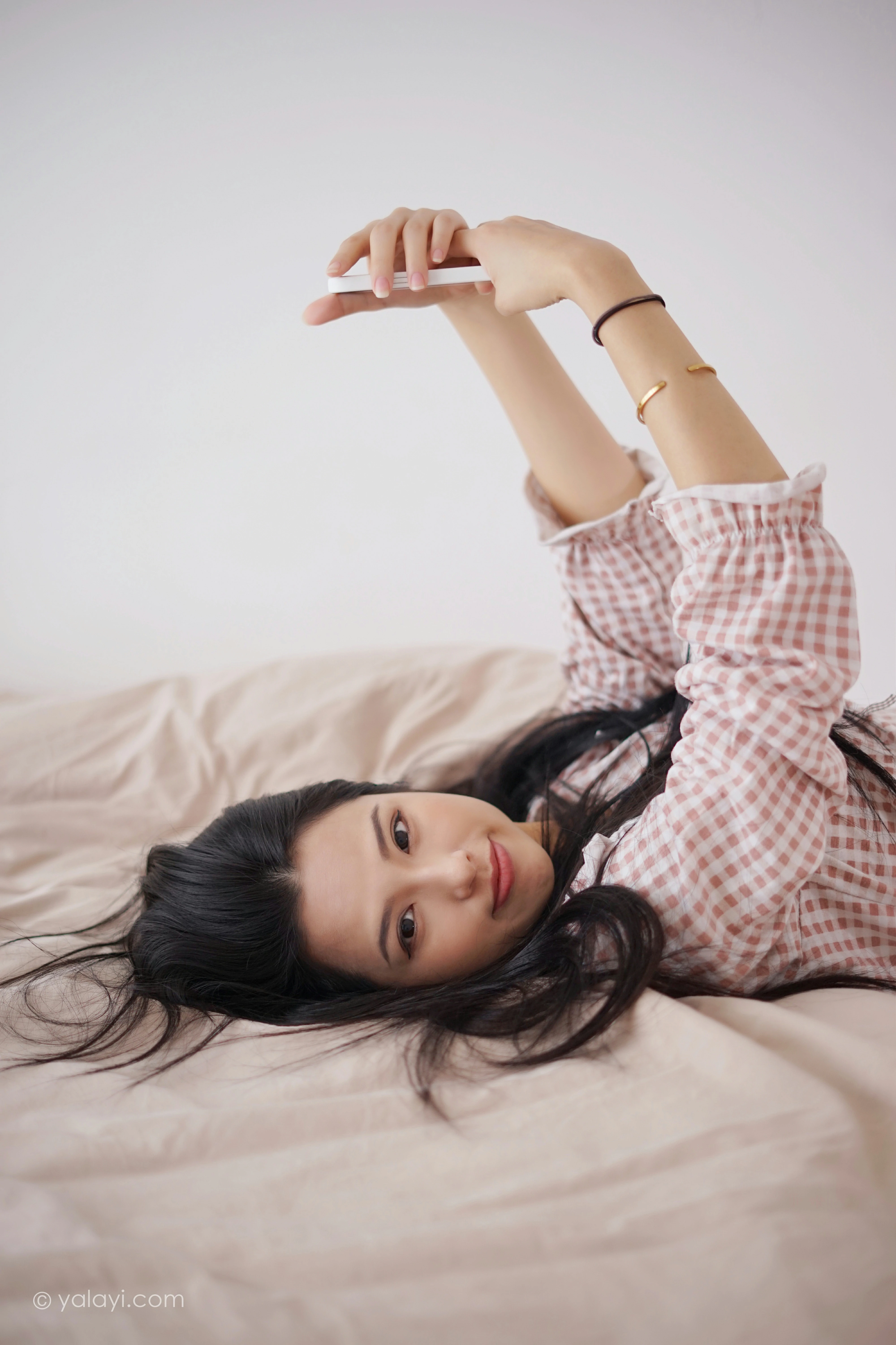 [YALAYI雅拉伊]NO.843 在家千日好 溪若 粉色睡衣加睡裤清纯可爱私房写真集第14张