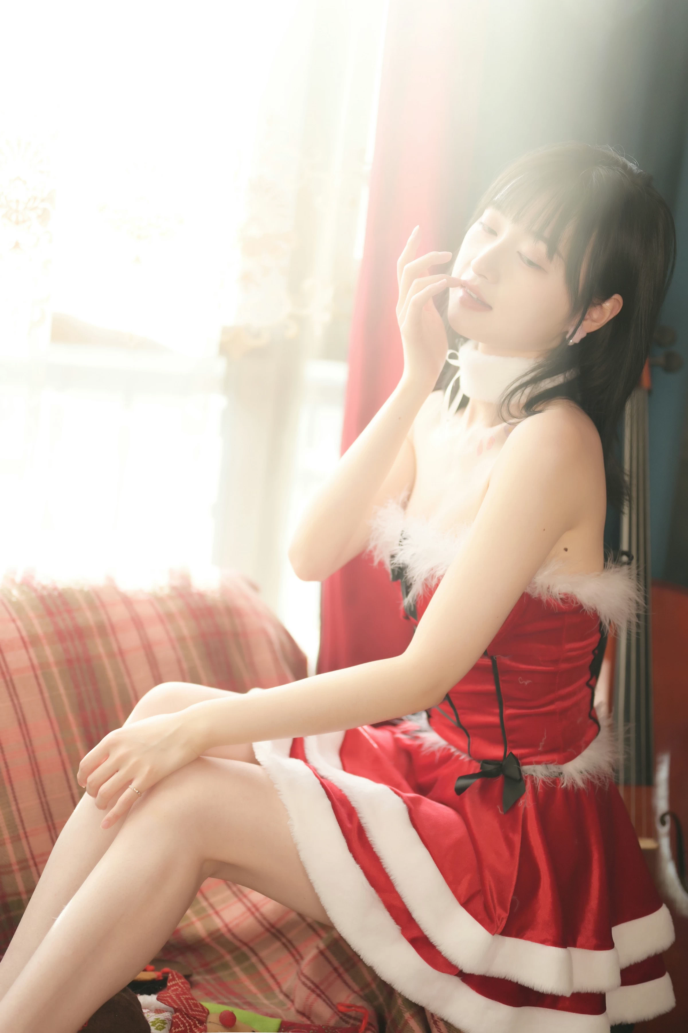 [YALAYI雅拉伊]2021.12.25 平平安安 京京 红色抹胸圣诞女郎制服裙性感私房写真集第11张