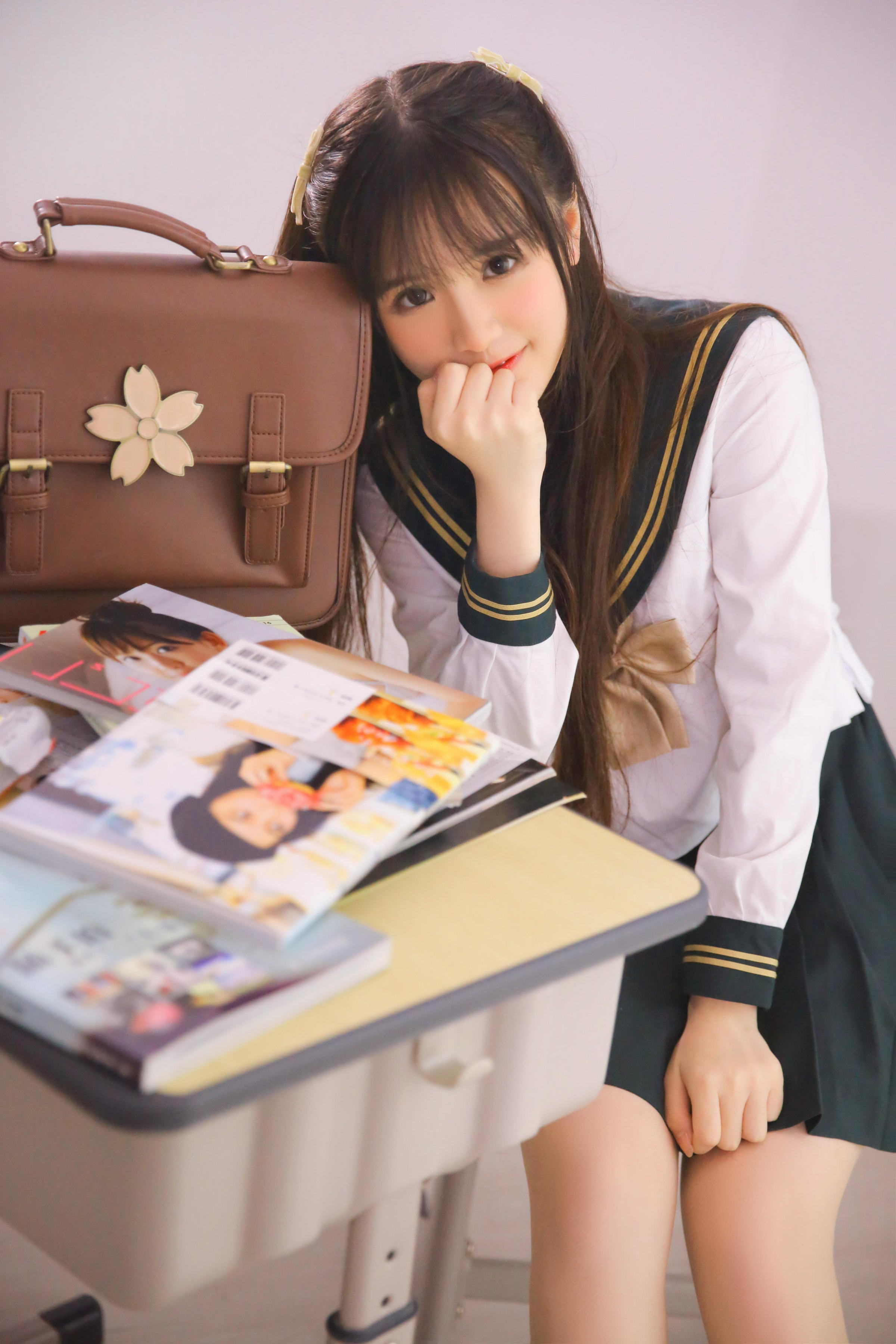 [YALAYI雅拉伊]2022.05.05 尽情可爱 甜美少女 JK水手制服与粉色和服清纯写真集第13张