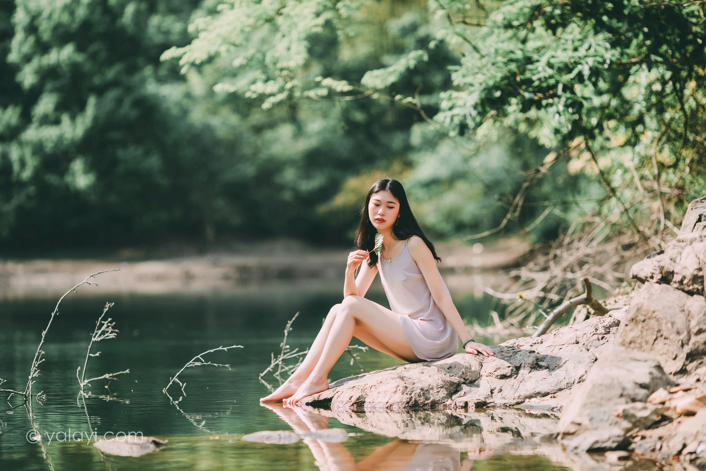 [YALAYI雅拉伊]NO.663 《涟漪》 和风 JK制服与短裙加黑色蕾丝内衣写真第11张