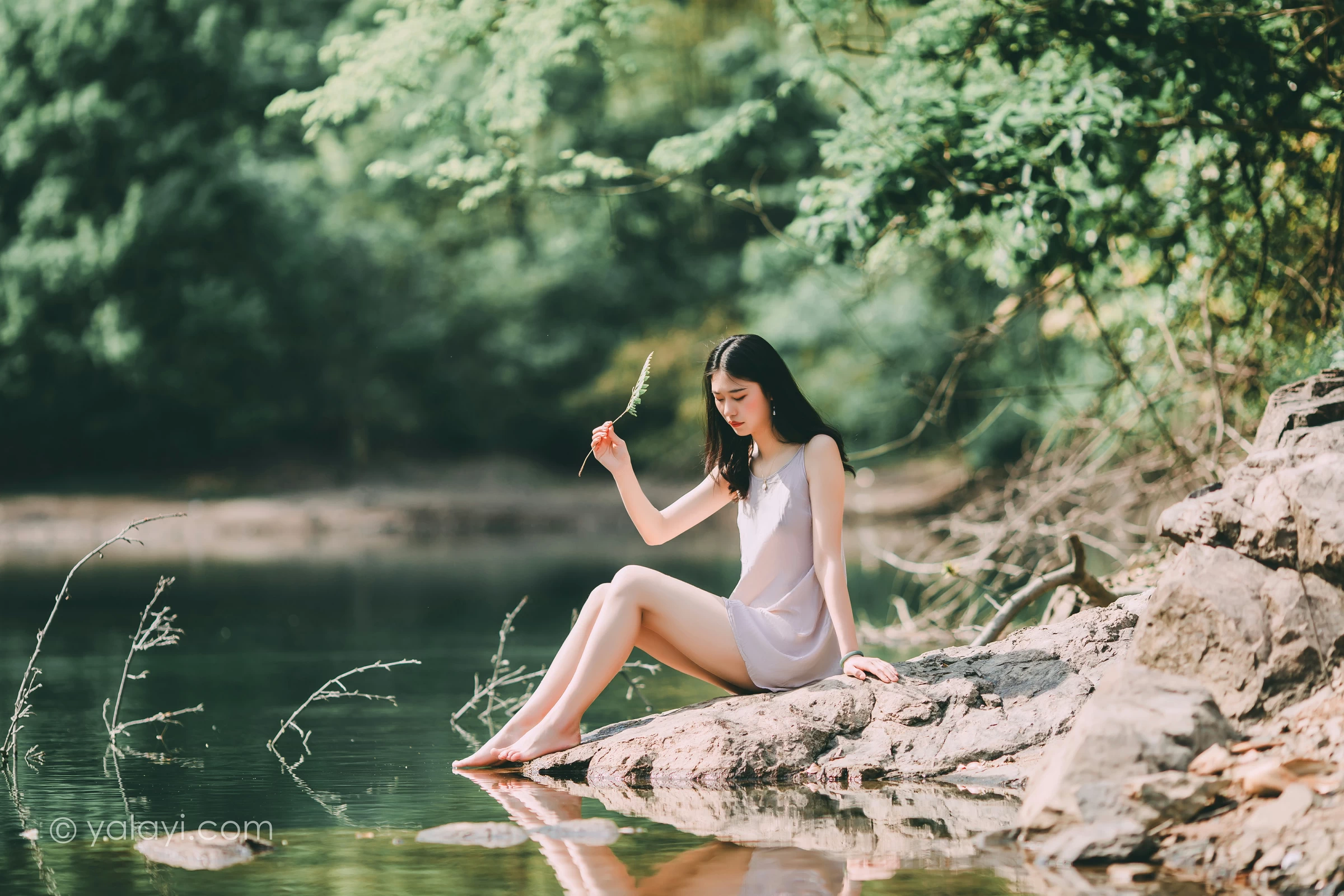 [YALAYI雅拉伊]NO.663 《涟漪》 和风 JK制服与短裙加黑色蕾丝内衣写真第10张