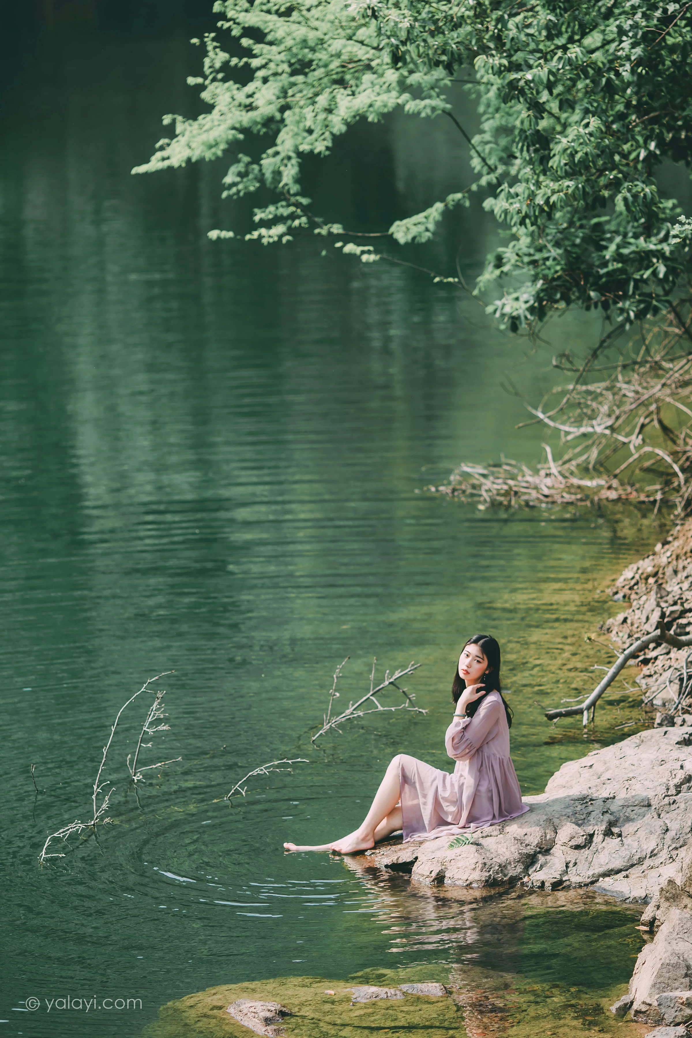 [YALAYI雅拉伊]NO.663 《涟漪》 和风 JK制服与短裙加黑色蕾丝内衣写真第15张