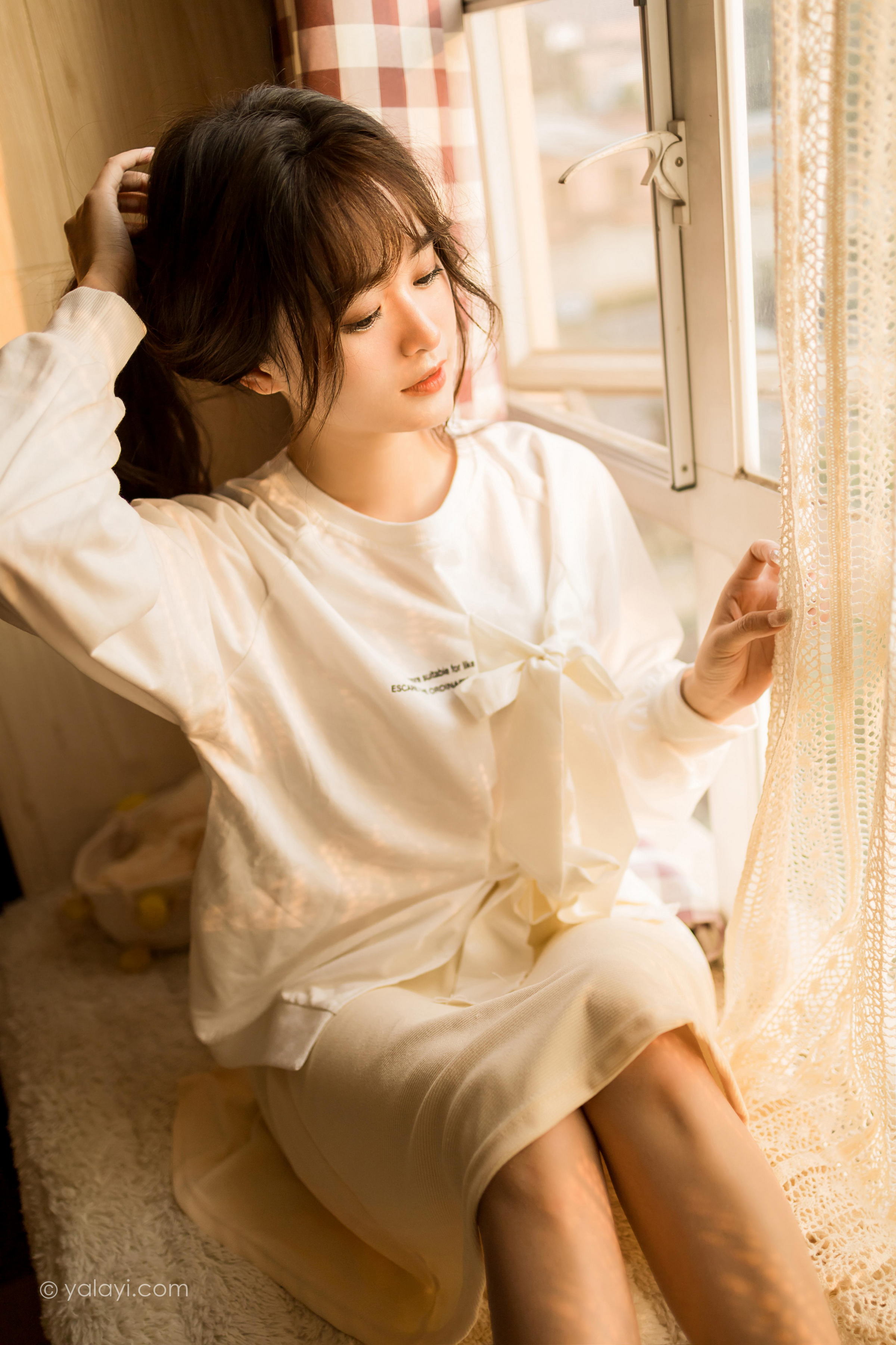 [YALAYI雅拉伊]2022.05.07 快乐加倍 小亭 白色礼服衬衫加短裙清纯写真集第1张