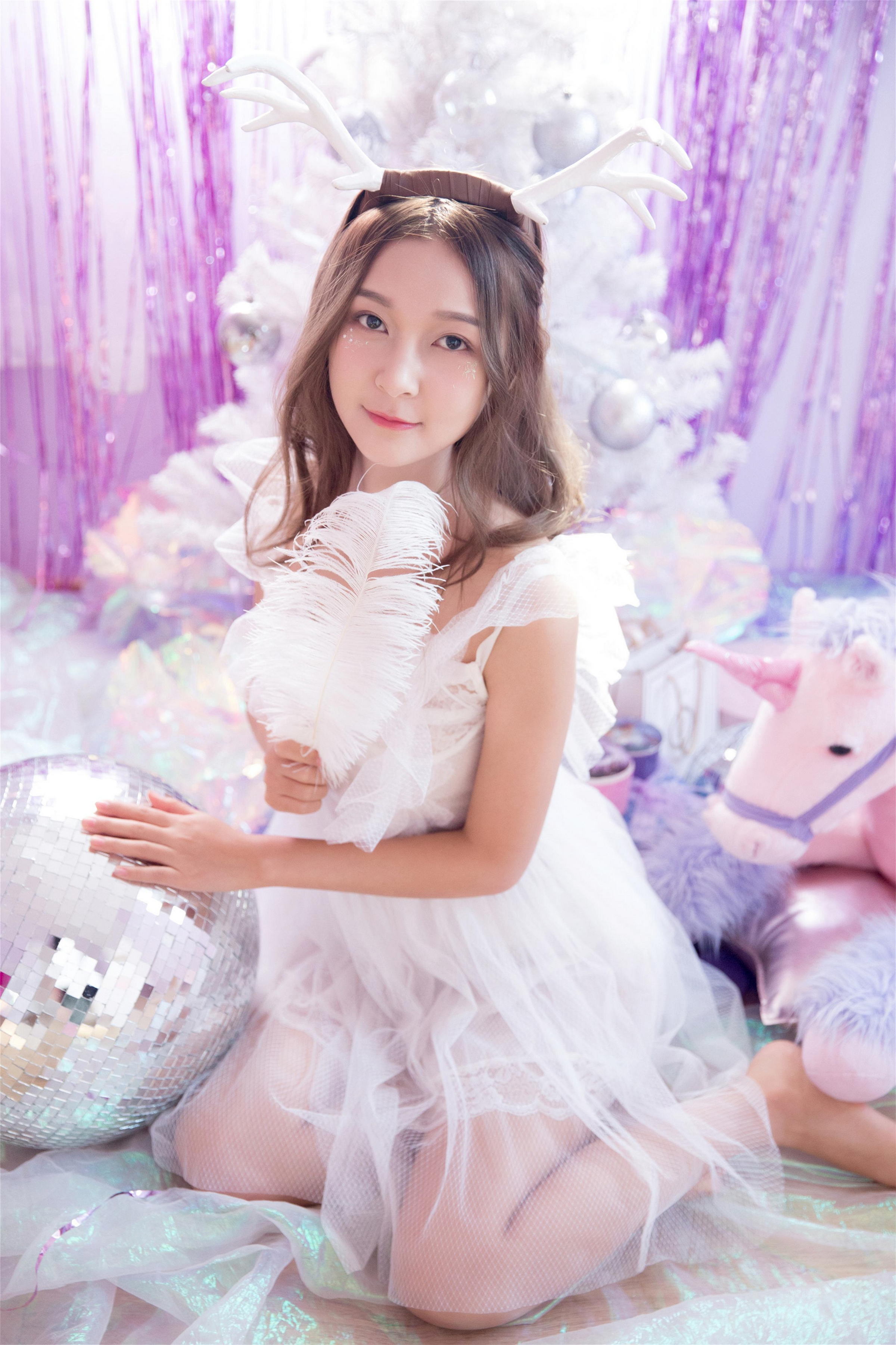 [YALAYI雅拉伊]2022.08.02 天上仙子 白色透视公主裙加白色塑身内衣性感私房写真集第1张