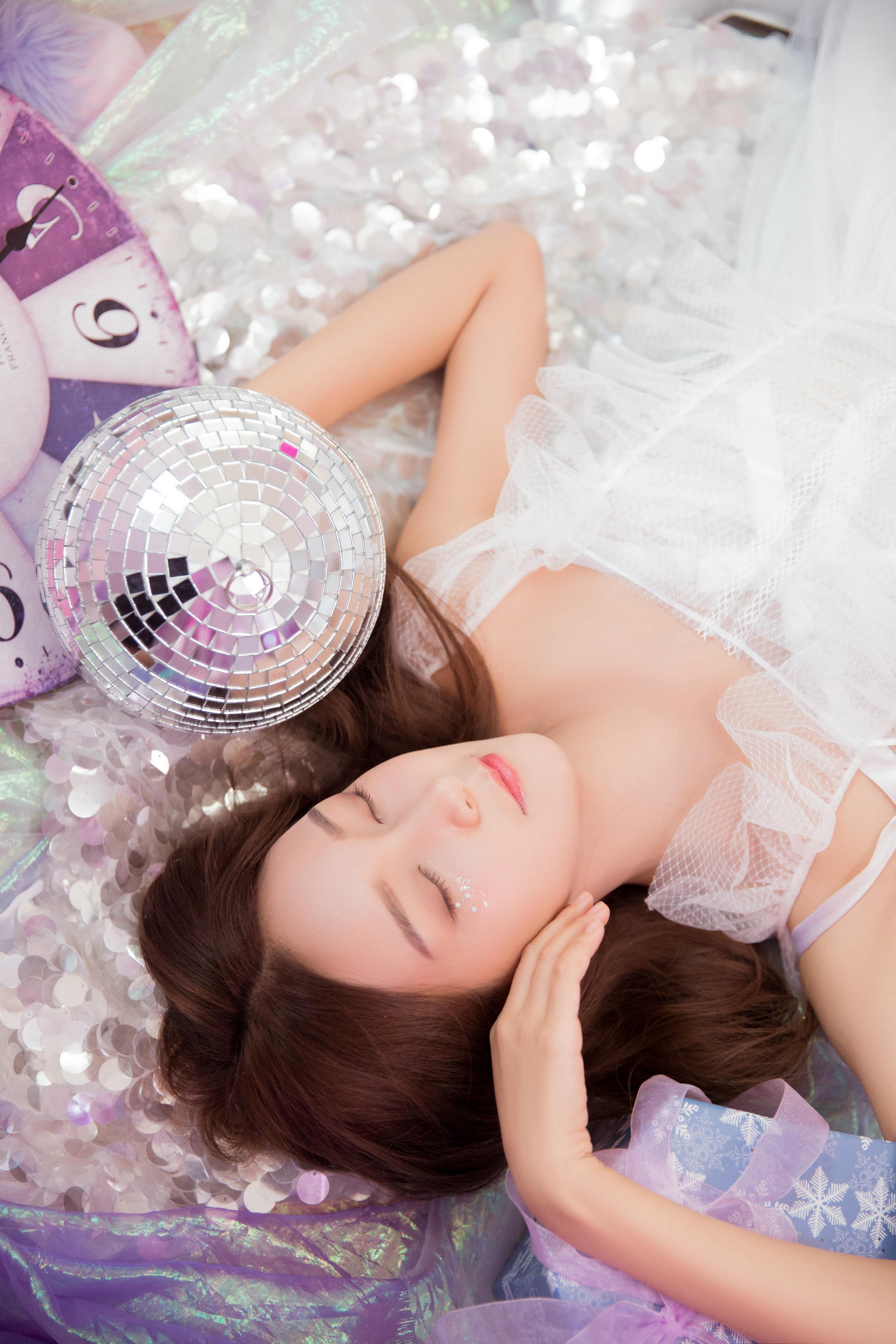 [YALAYI雅拉伊]2022.08.02 天上仙子 白色透视公主裙加白色塑身内衣性感私房写真集第5张