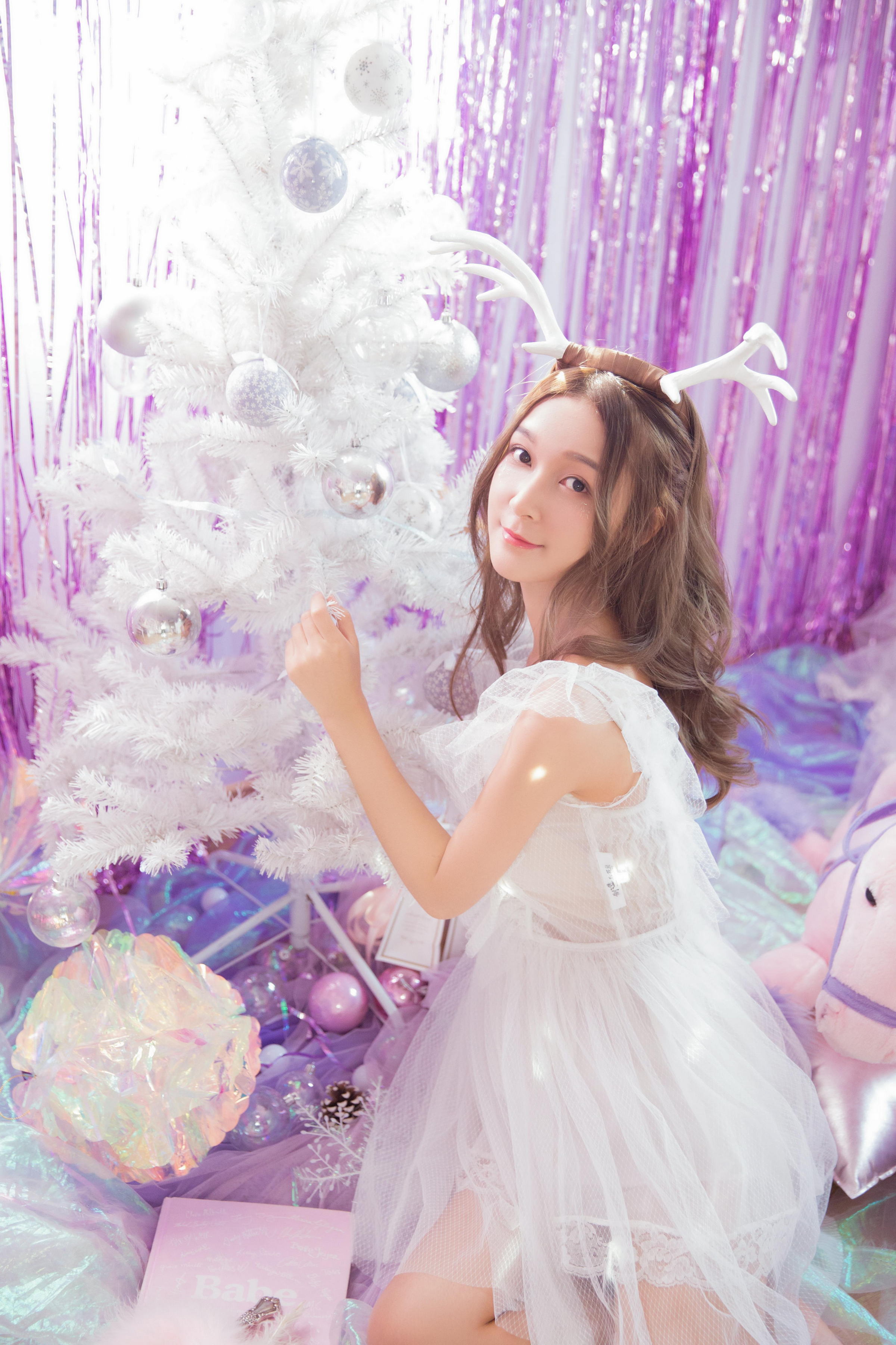 [YALAYI雅拉伊]2022.08.02 天上仙子 白色透视公主裙加白色塑身内衣性感私房写真集第3张