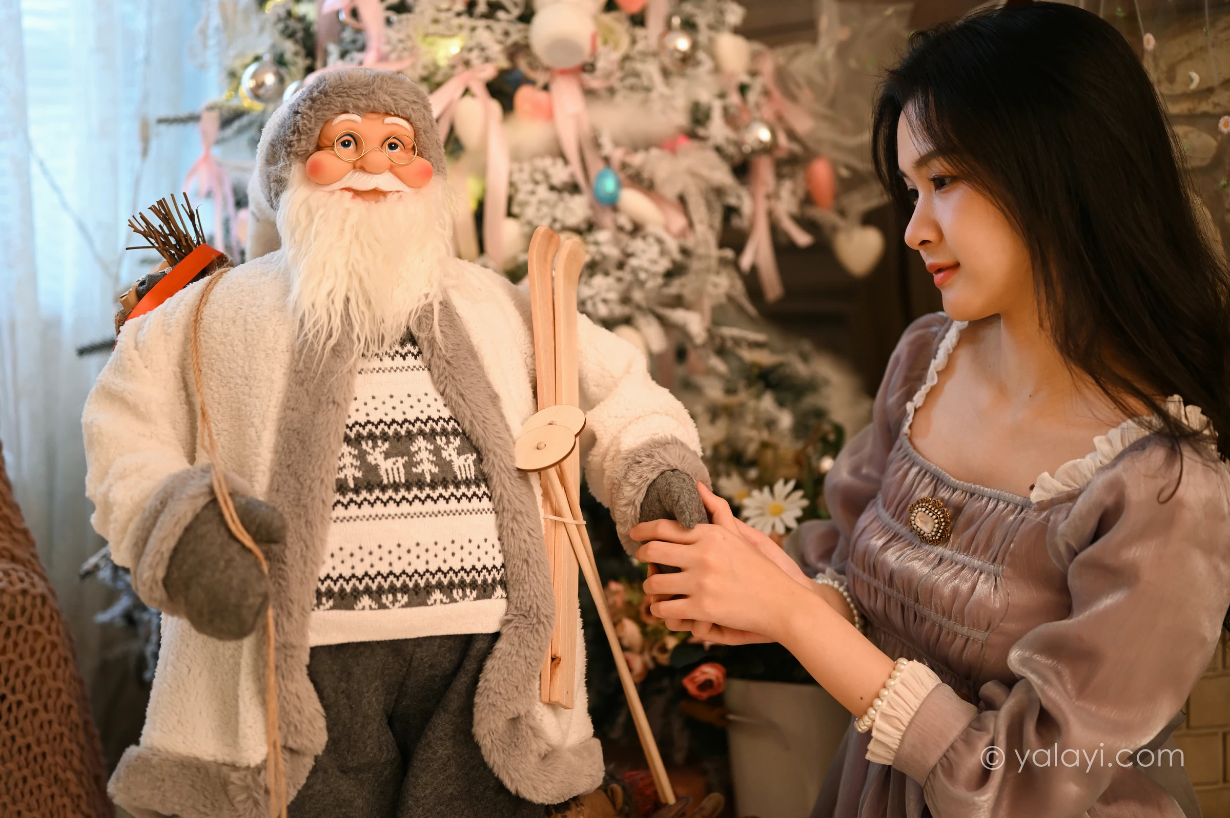 [YALAYI雅拉伊]NO.744 《平安夜有我》 虞艺 灰色透视公主制服裙写真第14张